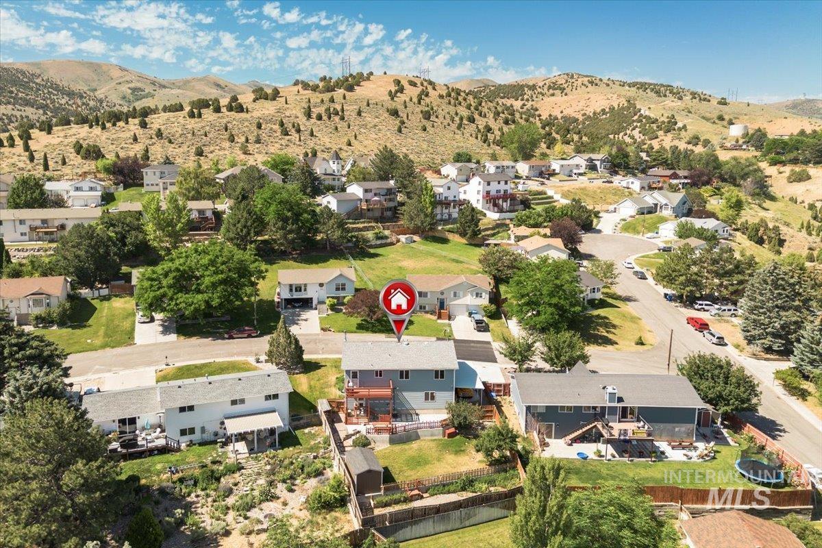 1036 Camas Ln, Pocatello, Idaho 83204, 3 Bedrooms, 3 Bathrooms, Residential For Sale, Price $349,000, 98992014