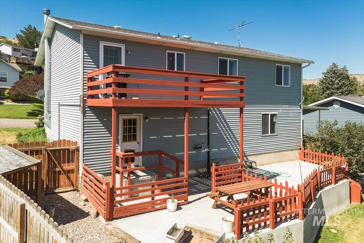 1036 Camas Ln, Pocatello, Idaho 83204, 3 Bedrooms, 3 Bathrooms, Residential For Sale, Price $349,000, 98992014