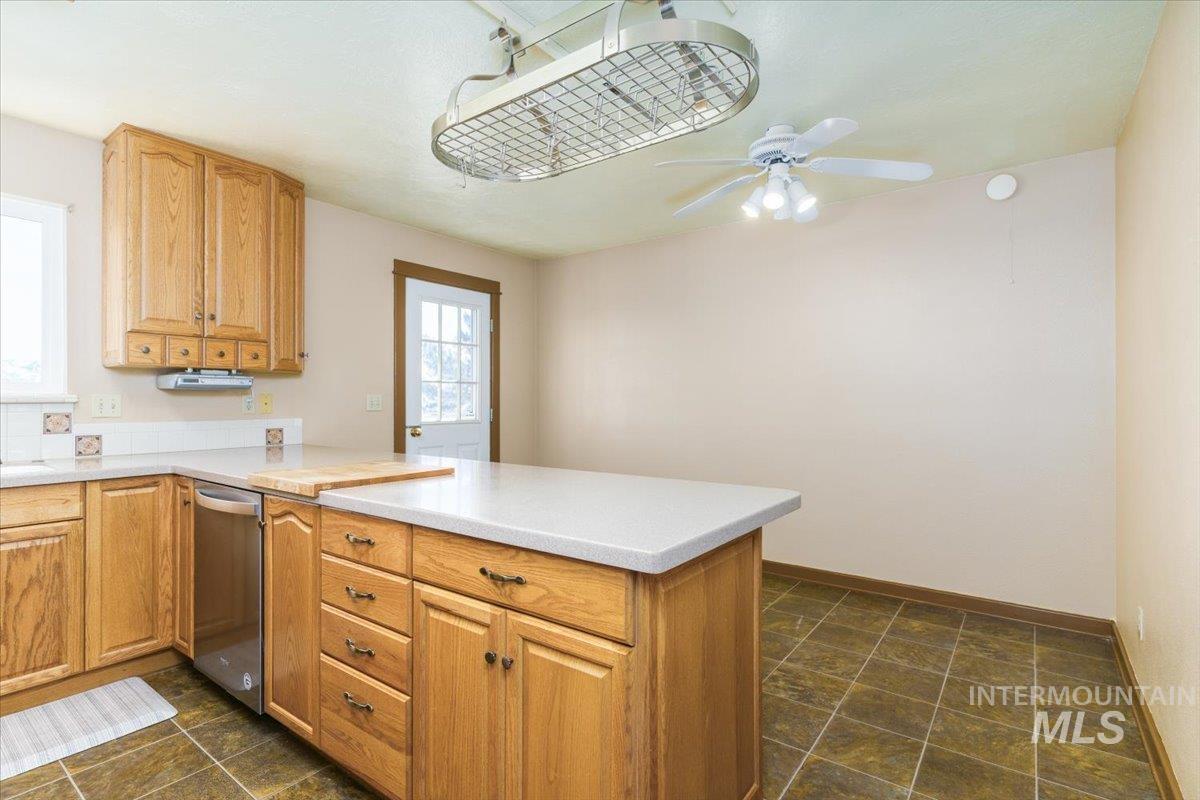 1036 Camas Ln, Pocatello, Idaho 83204, 3 Bedrooms, 3 Bathrooms, Residential For Sale, Price $349,000, 98992014