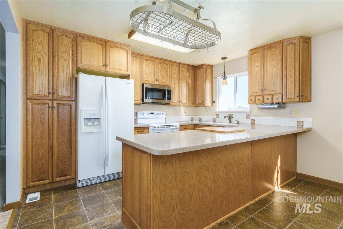 1036 Camas Ln, Pocatello, Idaho 83204, 3 Bedrooms, 3 Bathrooms, Residential For Sale, Price $349,000, 98992014