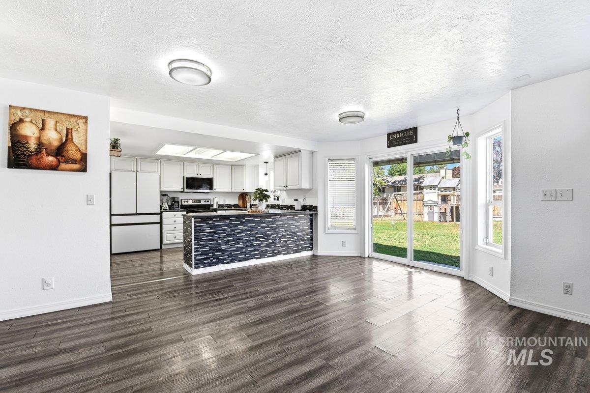 930 N 14th E, Mountain Home, Idaho 83647, 4 Bedrooms, 2.5 Bathrooms, Residential For Sale, Price $408,900, 98992015