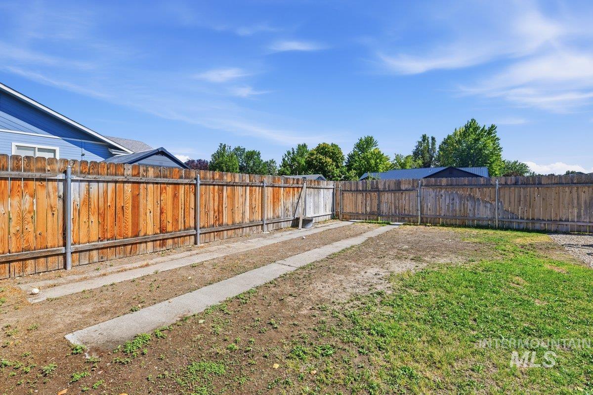 930 N 14th E, Mountain Home, Idaho 83647, 4 Bedrooms, 2.5 Bathrooms, Residential For Sale, Price $408,900, 98992015