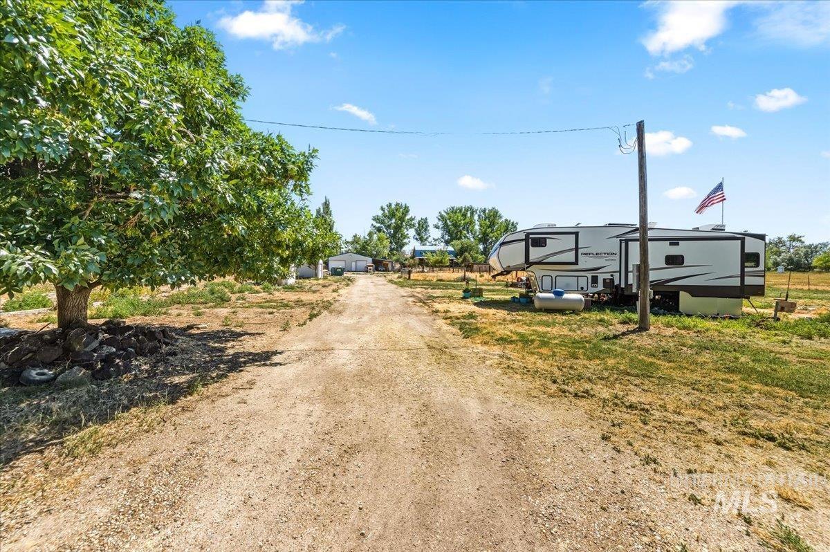 14211 Lake Shore Dr., Nampa, Idaho 83686, 6 Bedrooms, 3.5 Bathrooms, Residential For Sale, Price $699,900,MLS 98992017