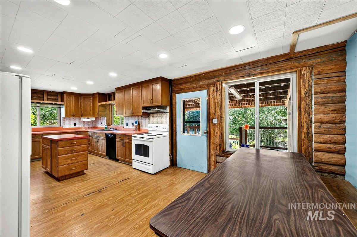 14211 Lake Shore Dr., Nampa, Idaho 83686, 6 Bedrooms, 3.5 Bathrooms, Residential For Sale, Price $699,900,MLS 98992017