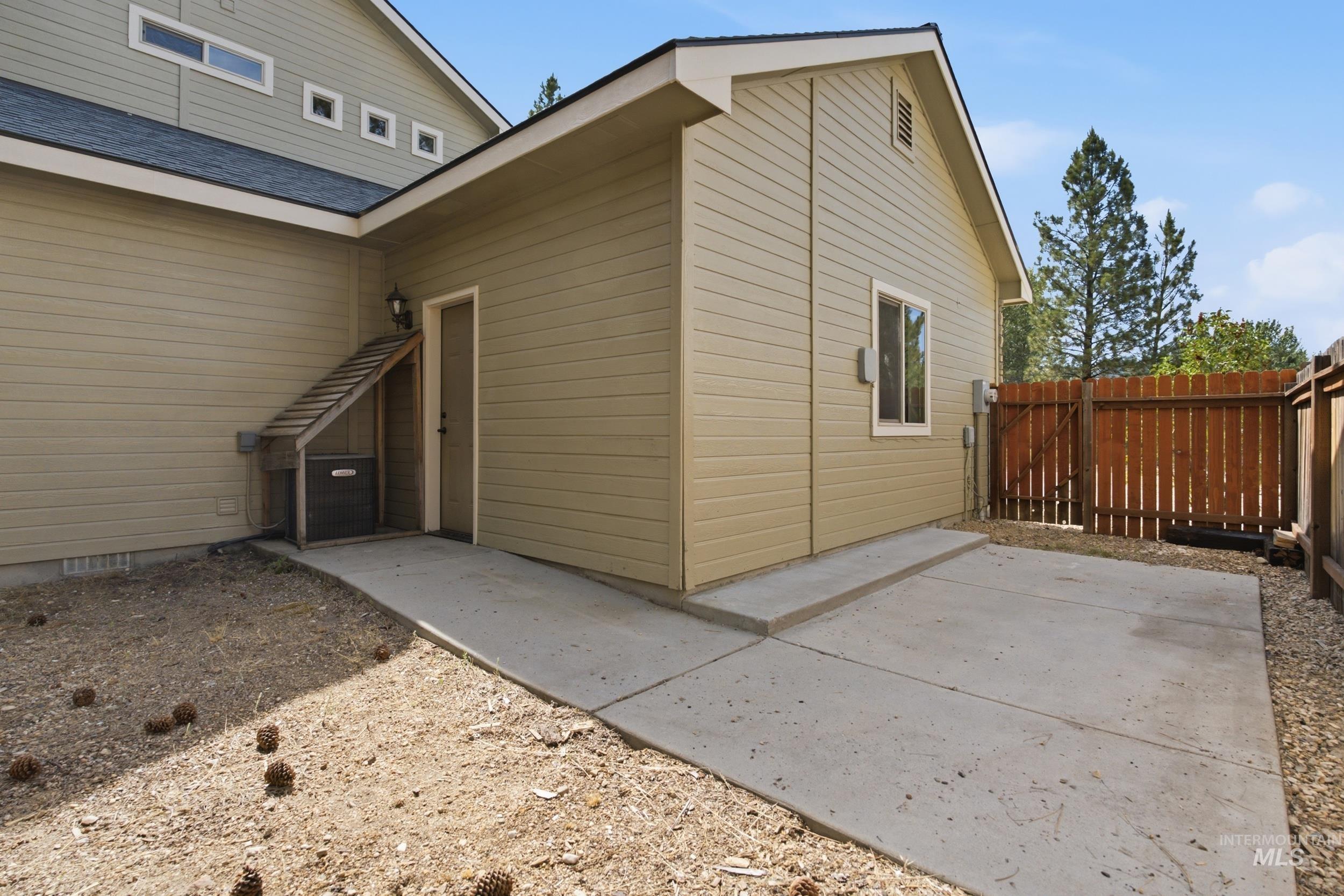132 Prospector Lane, Idaho City, Idaho 83631, 3 Bedrooms, 3 Bathrooms, Residential For Sale, Price $509,000, 98992018