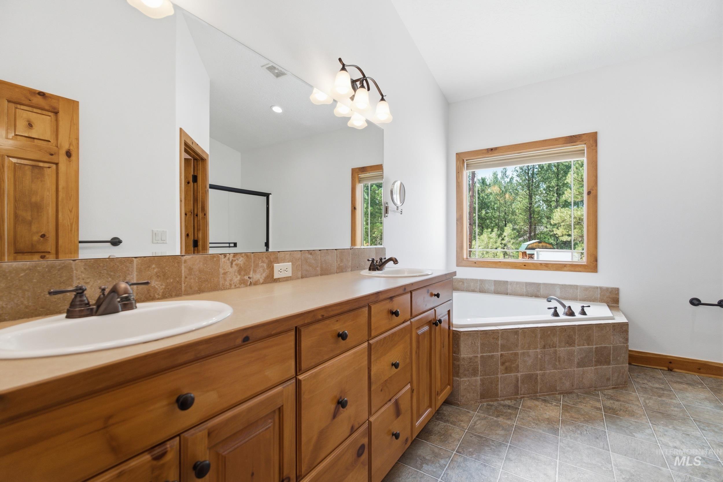 132 Prospector Lane, Idaho City, Idaho 83631, 3 Bedrooms, 3 Bathrooms, Residential For Sale, Price $539,900, 98992018