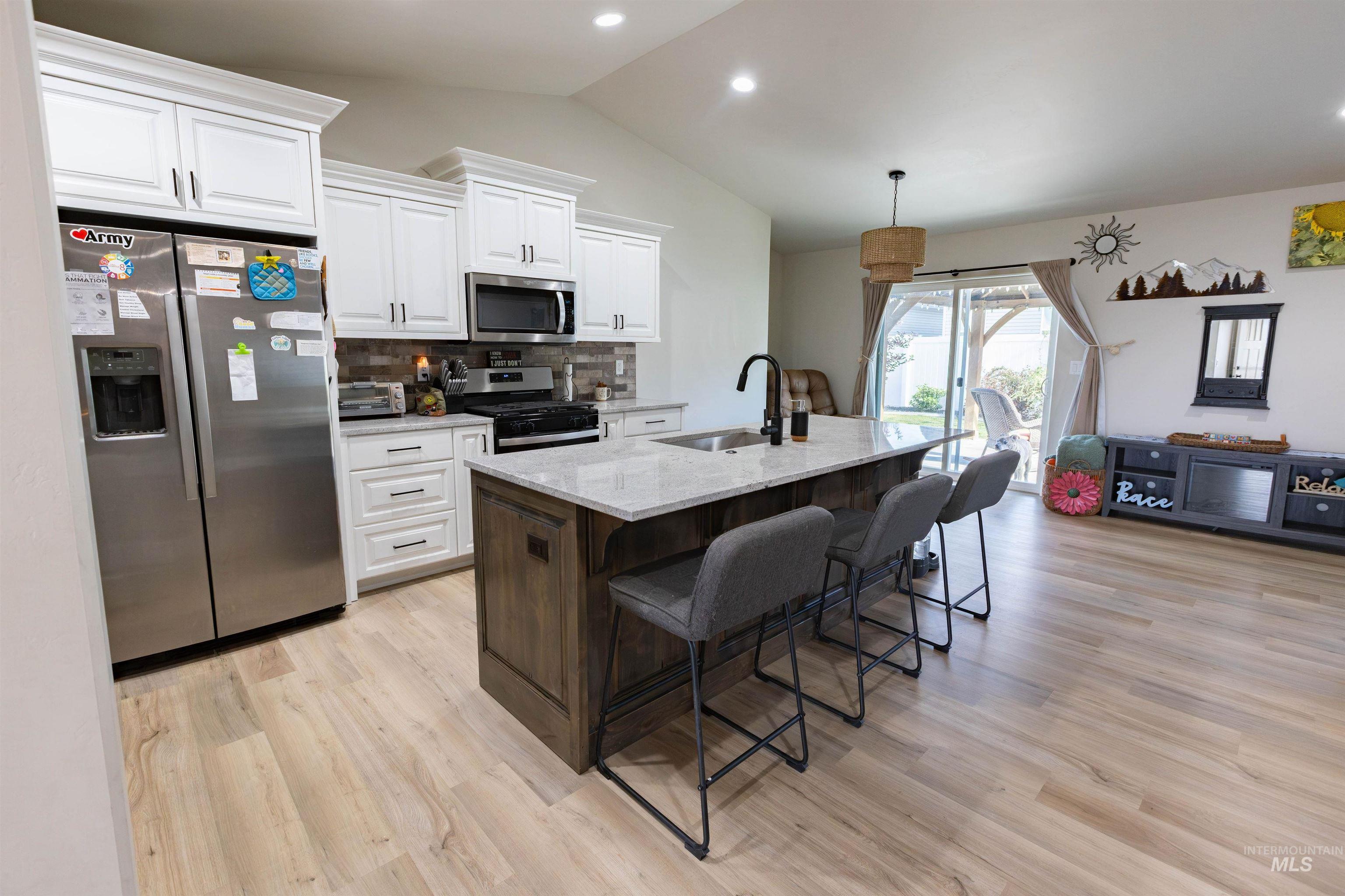 357 Oriole Ave, Twin Falls, Idaho 83301, 3 Bedrooms, 2 Bathrooms, Residential For Sale, Price $389,900, 98992022