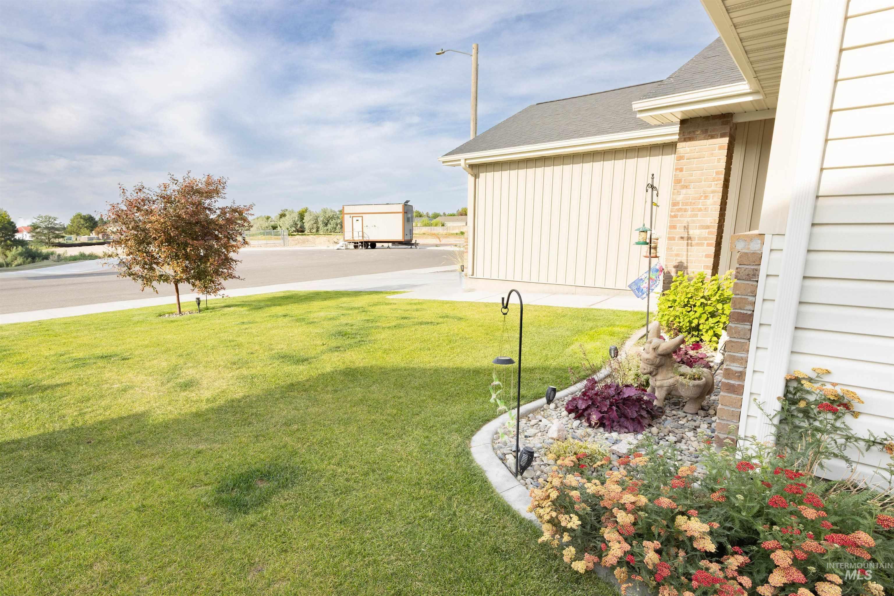 357 Oriole Ave, Twin Falls, Idaho 83301, 3 Bedrooms, 2 Bathrooms, Residential For Sale, Price $389,900, 98992022
