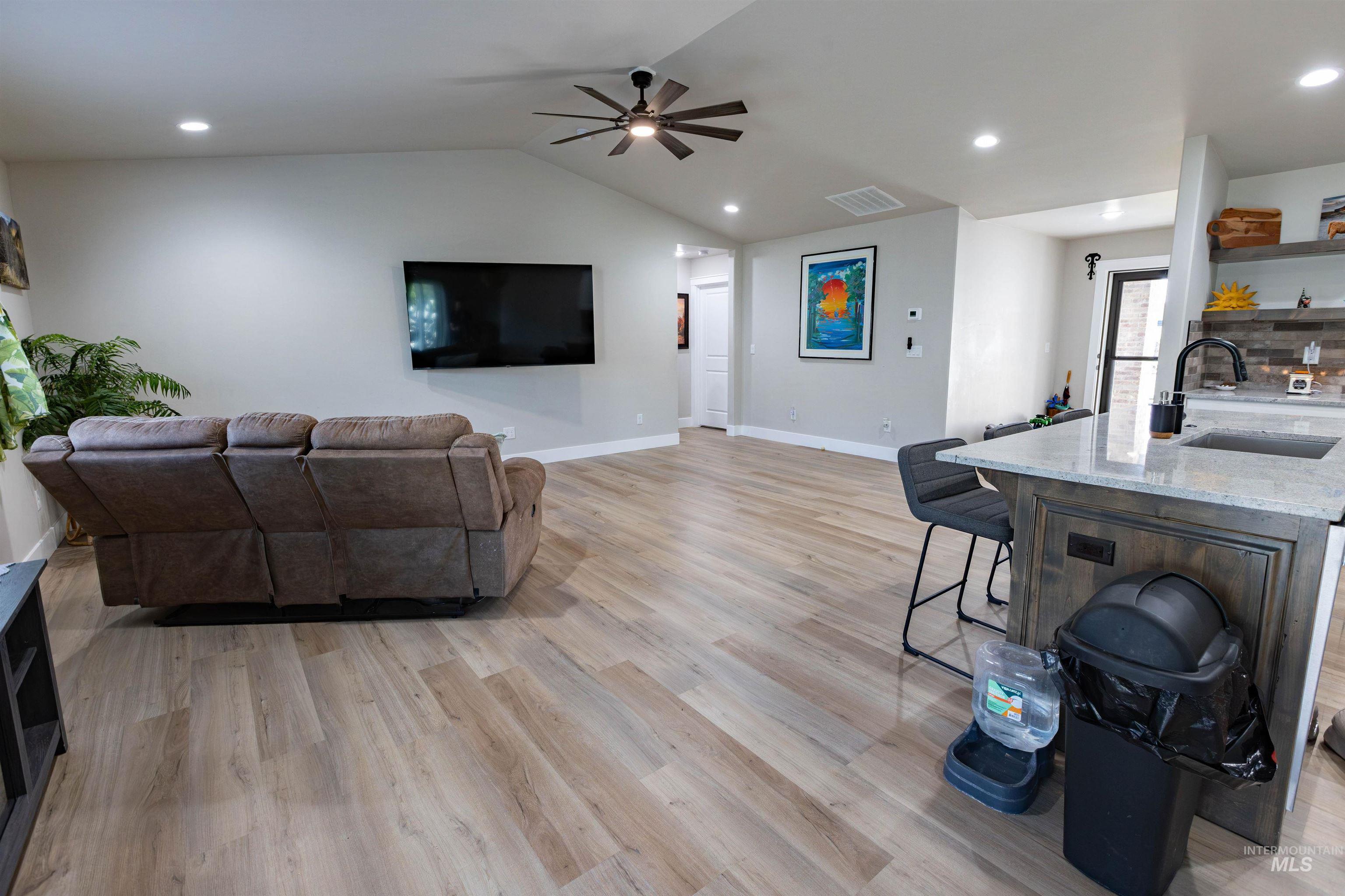 357 Oriole Ave, Twin Falls, Idaho 83301, 3 Bedrooms, 2 Bathrooms, Residential For Sale, Price $389,900, 98992022