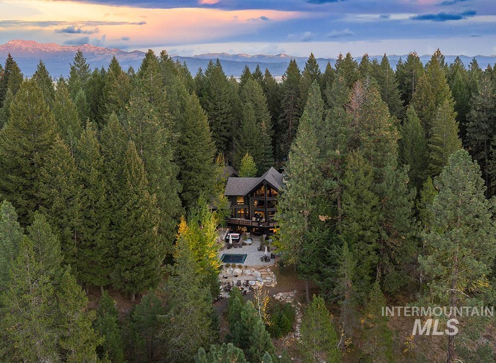 305 Blackhawk Lake Dr., McCall, Idaho 83638, 6 Bedrooms, 4 Bathrooms, Residential For Sale, Price $3,999,000, 98992023