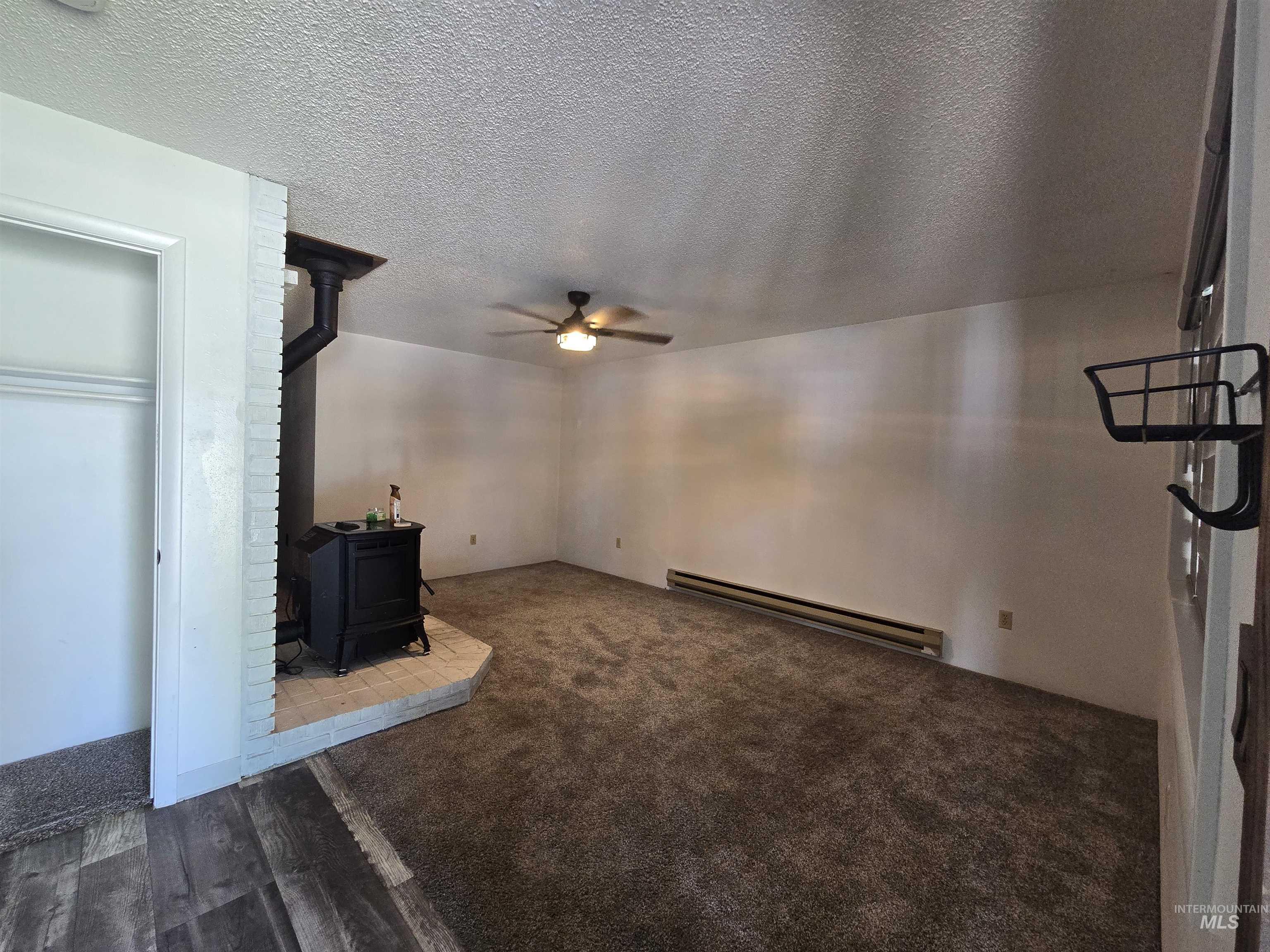321 W Avenue E, Jerome, Idaho 83338, 3 Bedrooms, 1 Bathroom, Residential For Sale, Price $280,000, 98992026