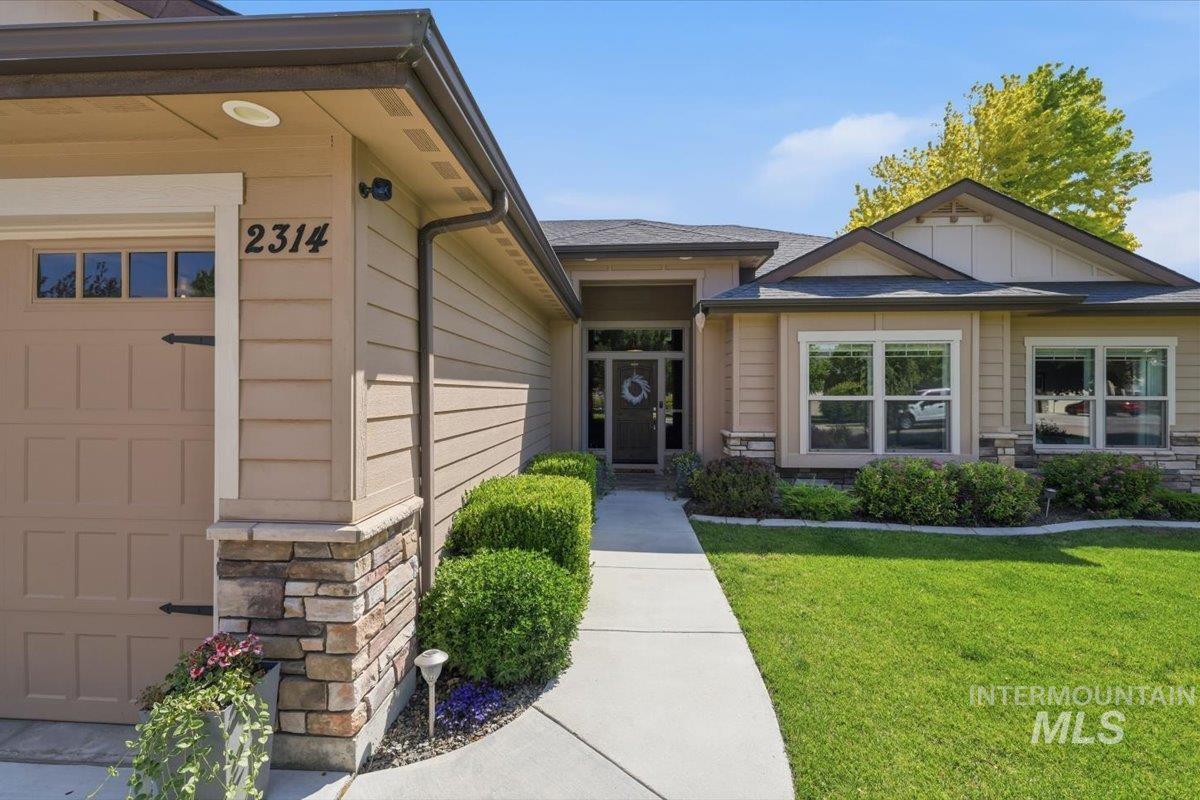 2314 W Herron Loop, Nampa, Idaho 83686, 4 Bedrooms, 2.5 Bathrooms, Residential For Sale, Price $549,900,MLS 98992030