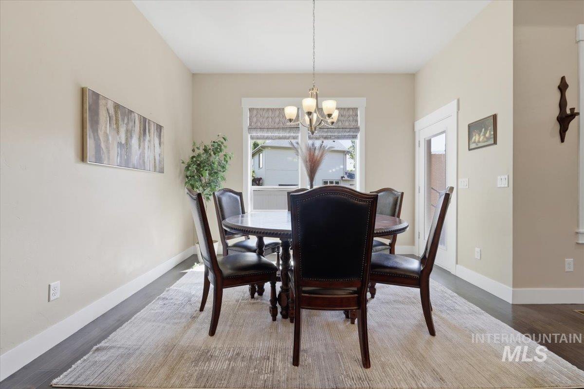 2314 W Herron Loop, Nampa, Idaho 83686, 4 Bedrooms, 2.5 Bathrooms, Residential For Sale, Price $549,900,MLS 98992030