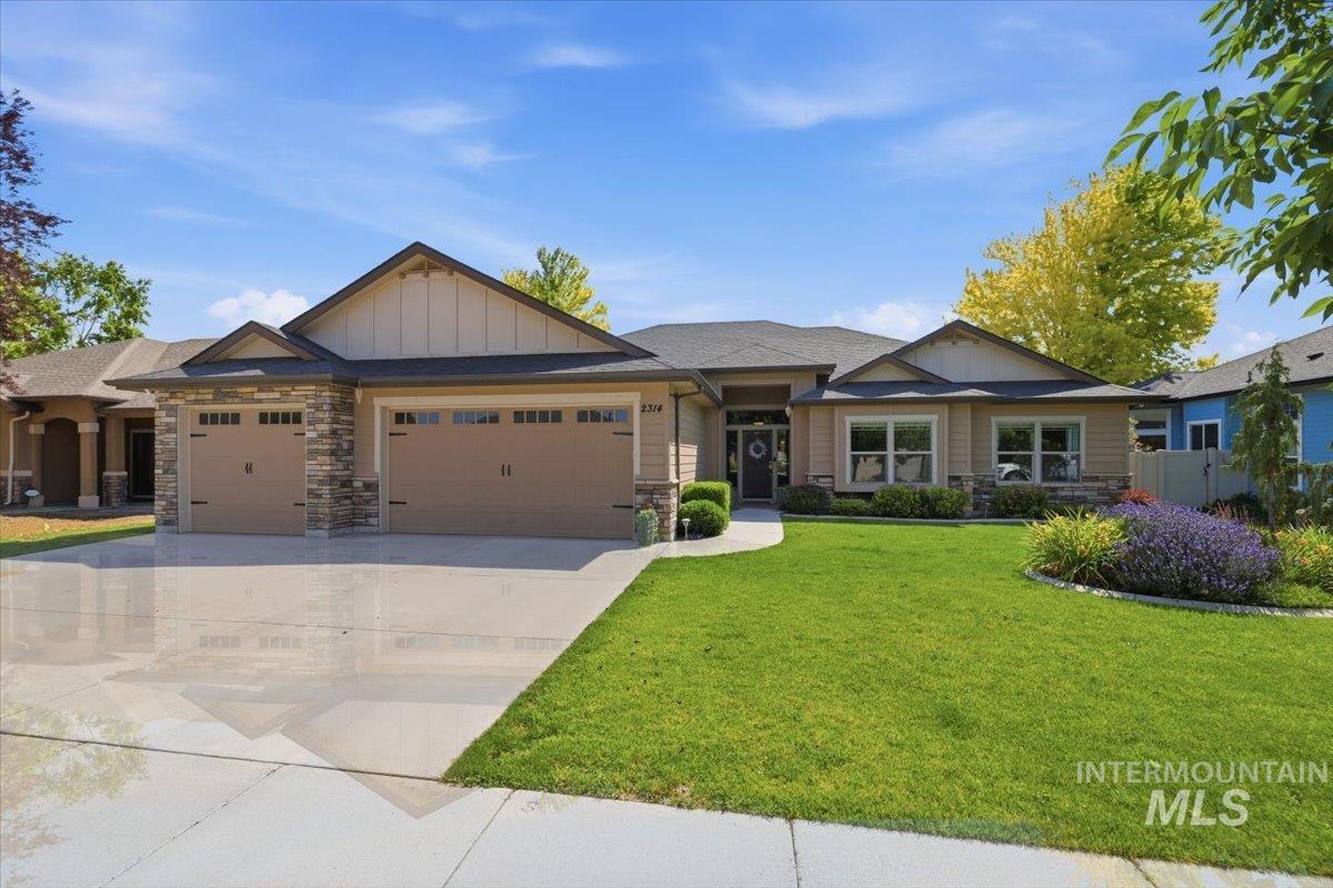 2314 W Herron Loop, Nampa, Idaho 83686, 4 Bedrooms, 2.5 Bathrooms, Residential For Sale, Price $549,900,MLS 98992030
