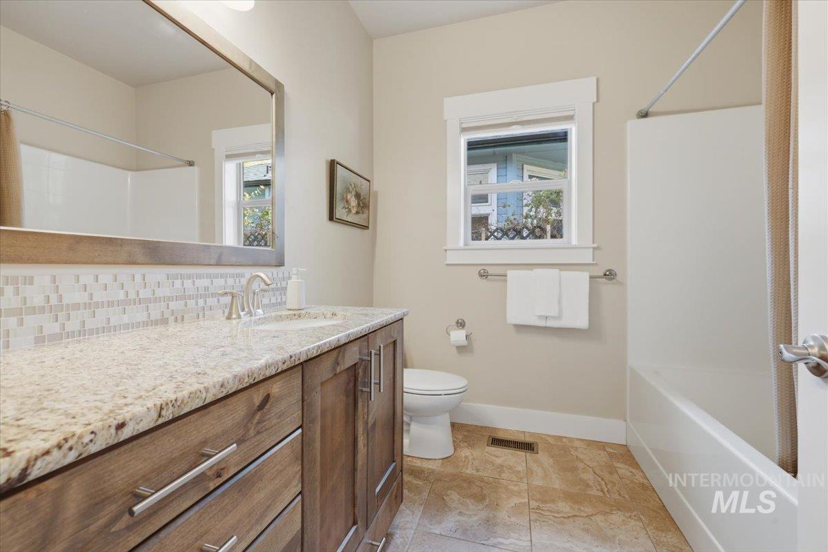 2314 W Herron Loop, Nampa, Idaho 83686, 4 Bedrooms, 2.5 Bathrooms, Residential For Sale, Price $549,900,MLS 98992030