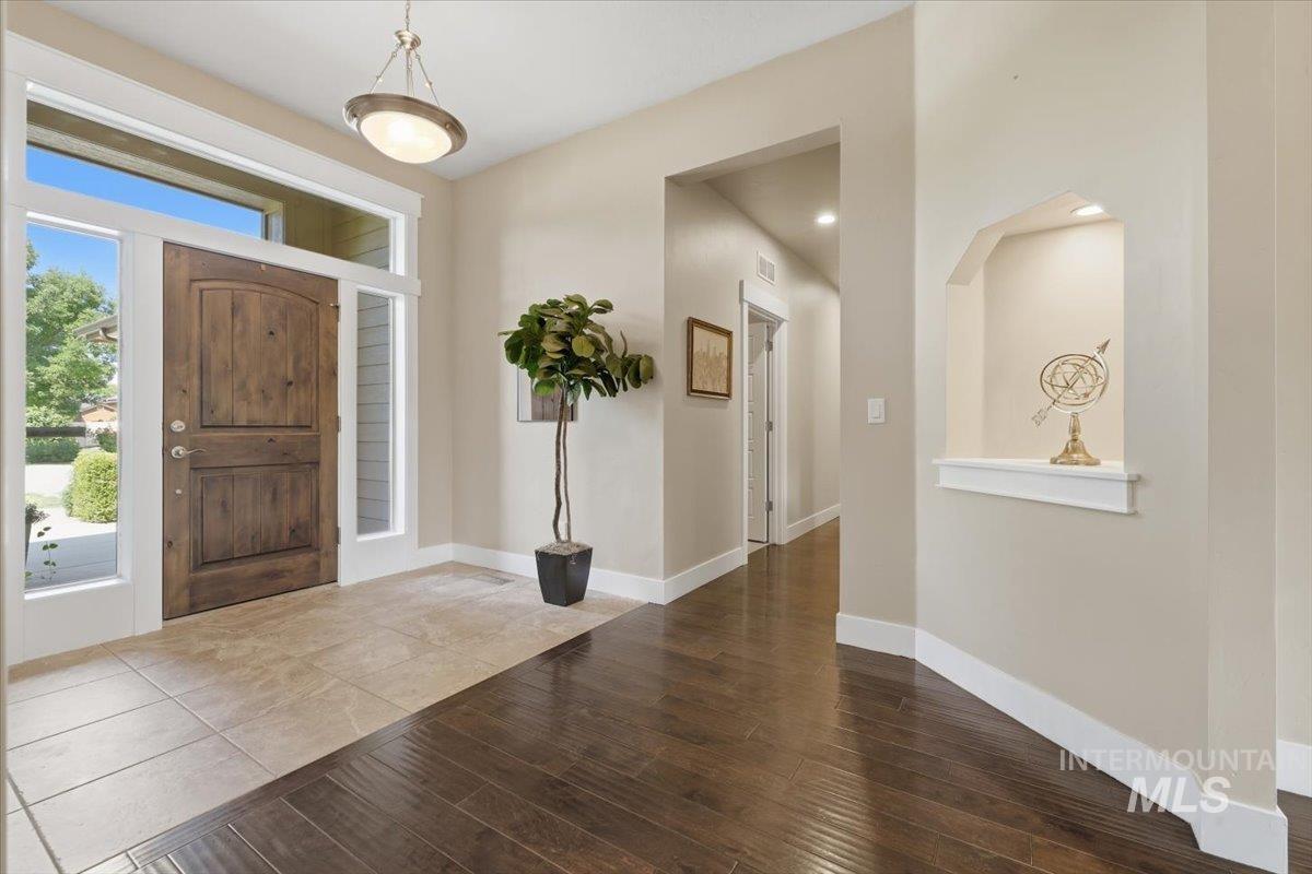 2314 W Herron Loop, Nampa, Idaho 83686, 4 Bedrooms, 2.5 Bathrooms, Residential For Sale, Price $549,900,MLS 98992030