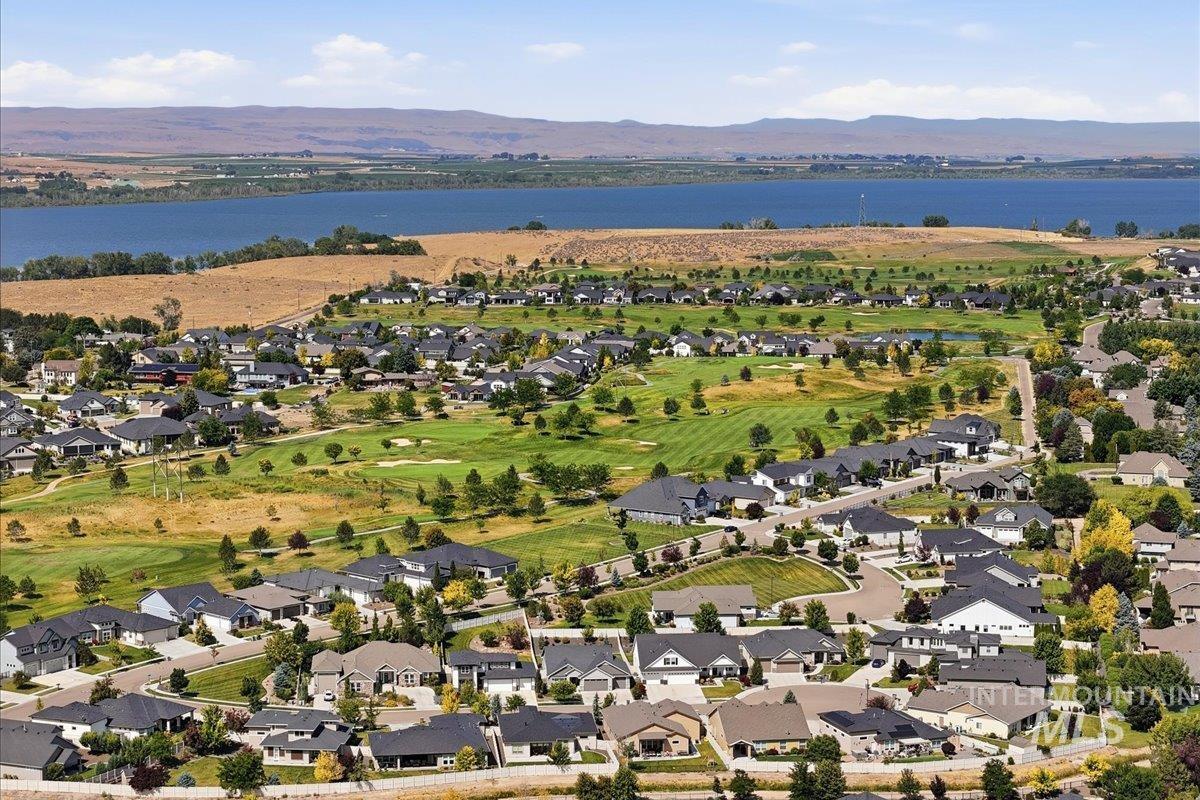 2314 W Herron Loop, Nampa, Idaho 83686, 4 Bedrooms, 2.5 Bathrooms, Residential For Sale, Price $549,900,MLS 98992030