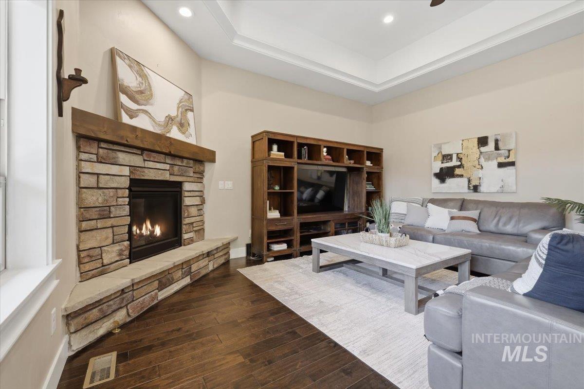 2314 W Herron Loop, Nampa, Idaho 83686, 4 Bedrooms, 2.5 Bathrooms, Residential For Sale, Price $549,900,MLS 98992030