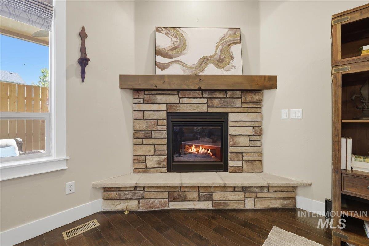 2314 W Herron Loop, Nampa, Idaho 83686, 4 Bedrooms, 2.5 Bathrooms, Residential For Sale, Price $549,900,MLS 98992030