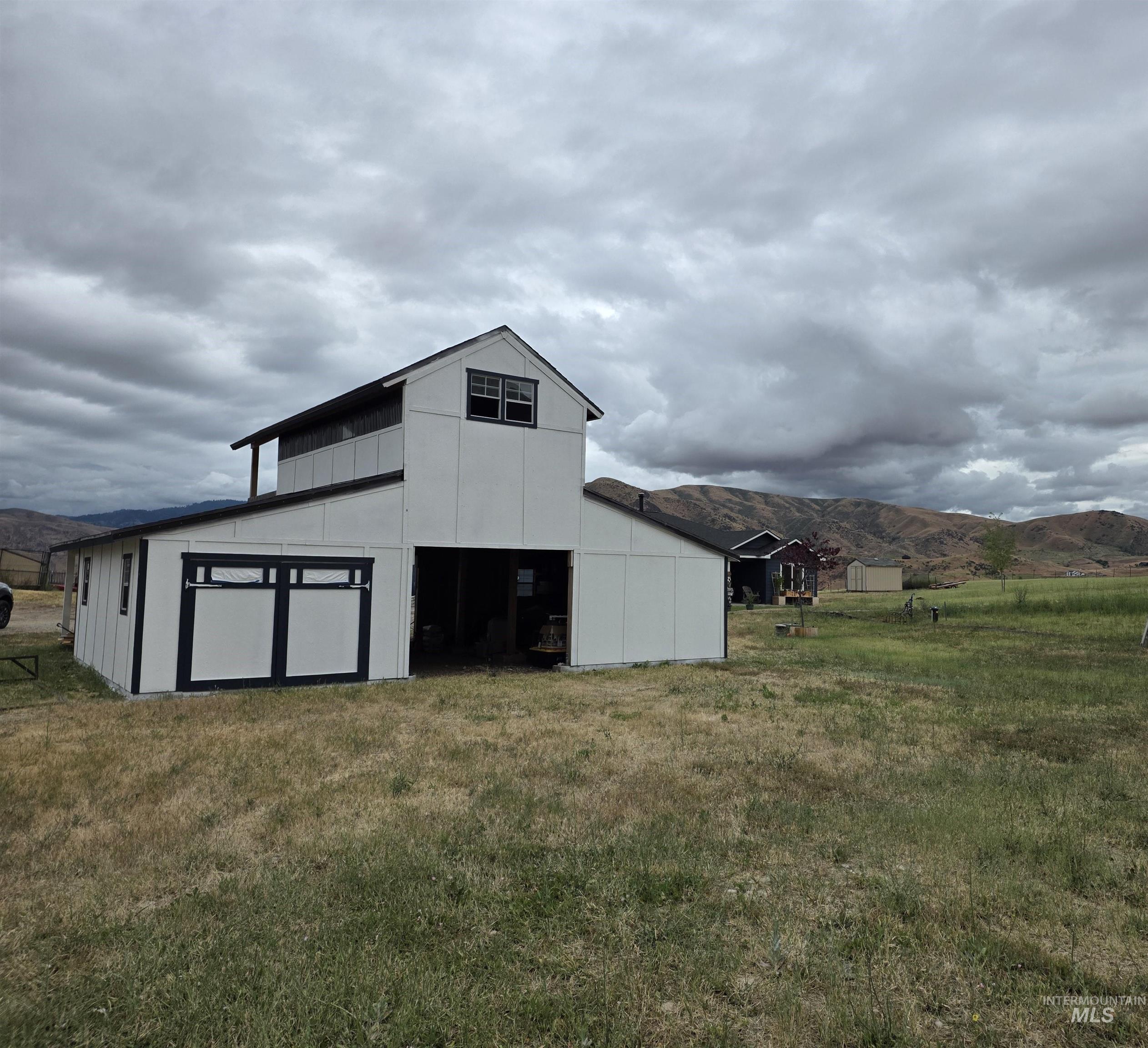 34 Deirdre Dr, Horseshoe Bend, Idaho 83629, 4 Bedrooms, 2.5 Bathrooms, Residential For Sale, Price $1,150,000, 98992032