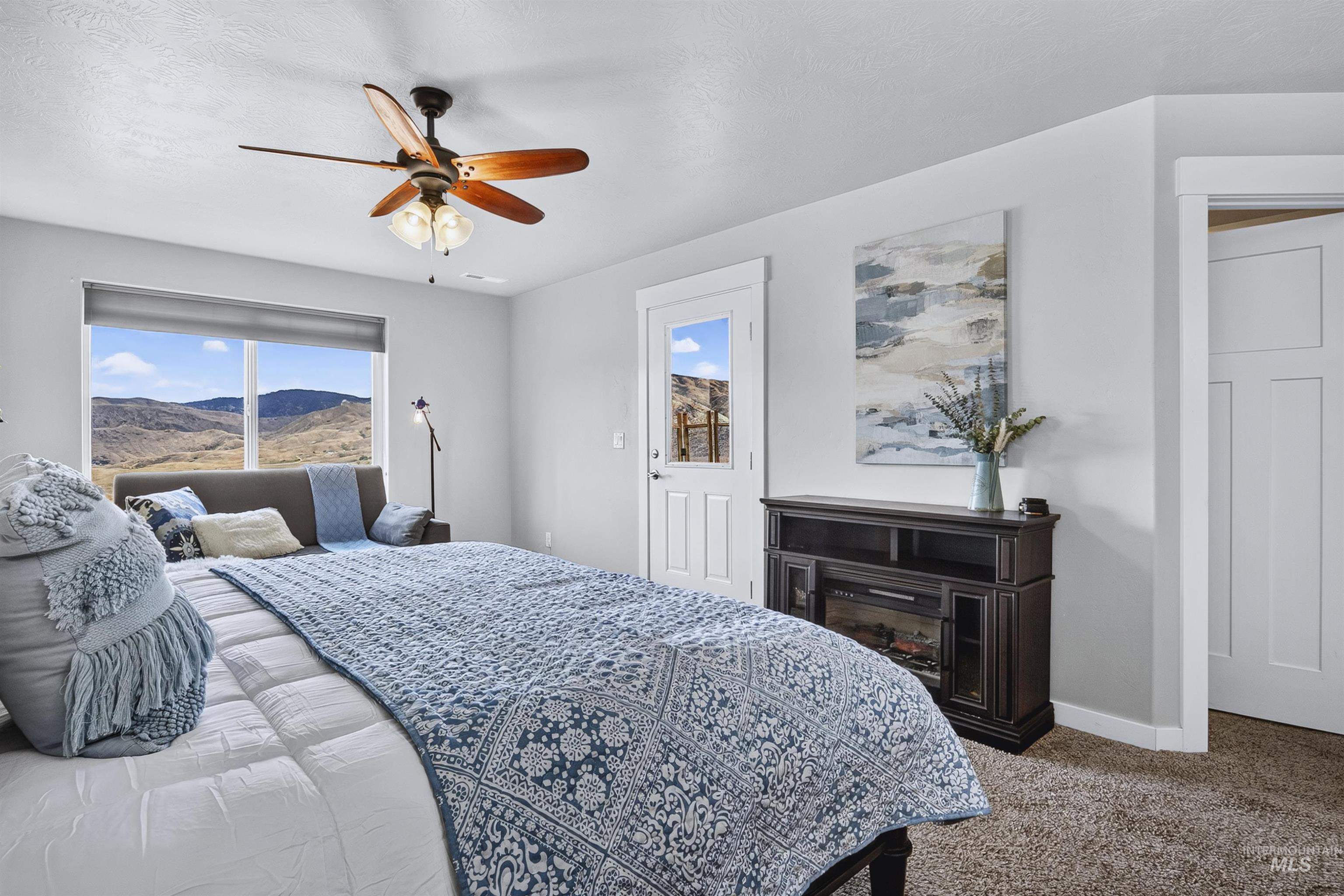 34 Deirdre Dr, Horseshoe Bend, Idaho 83629, 4 Bedrooms, 2.5 Bathrooms, Residential For Sale, Price $1,049,000,MLS 98992032