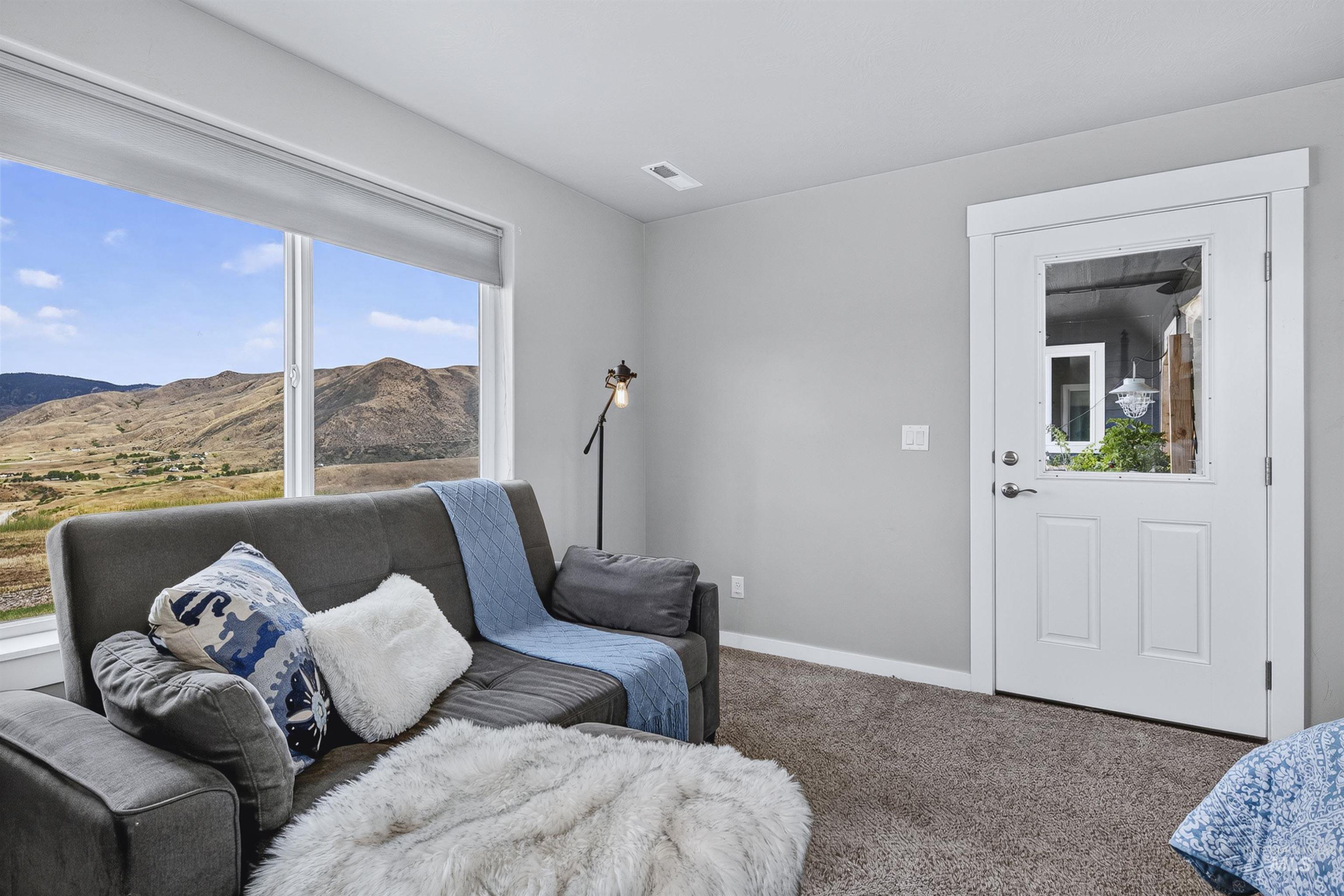 34 Deirdre Dr, Horseshoe Bend, Idaho 83629, 4 Bedrooms, 2.5 Bathrooms, Residential For Sale, Price $1,049,000,MLS 98992032
