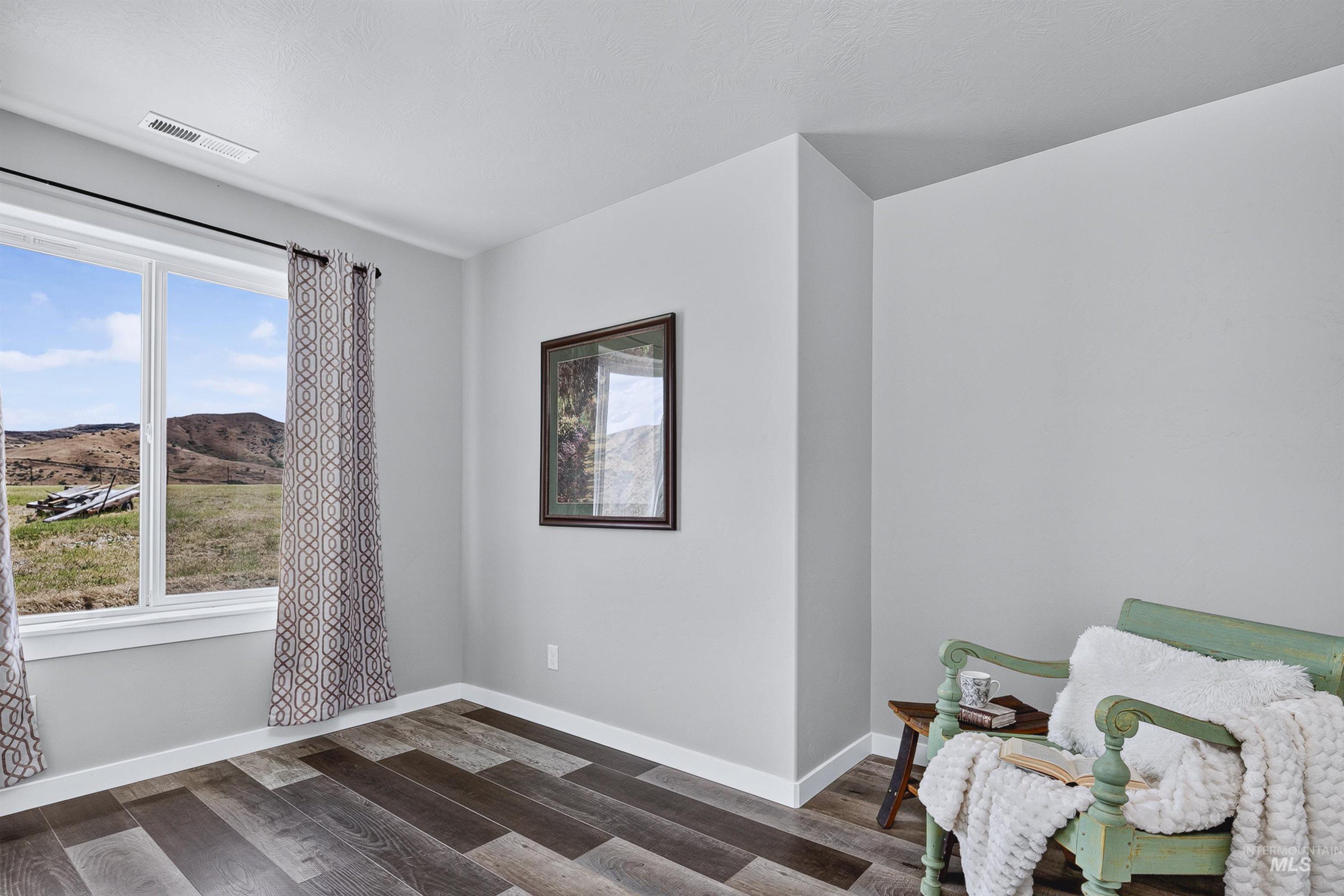 34 Deirdre Dr, Horseshoe Bend, Idaho 83629, 4 Bedrooms, 2.5 Bathrooms, Residential For Sale, Price $1,049,000,MLS 98992032