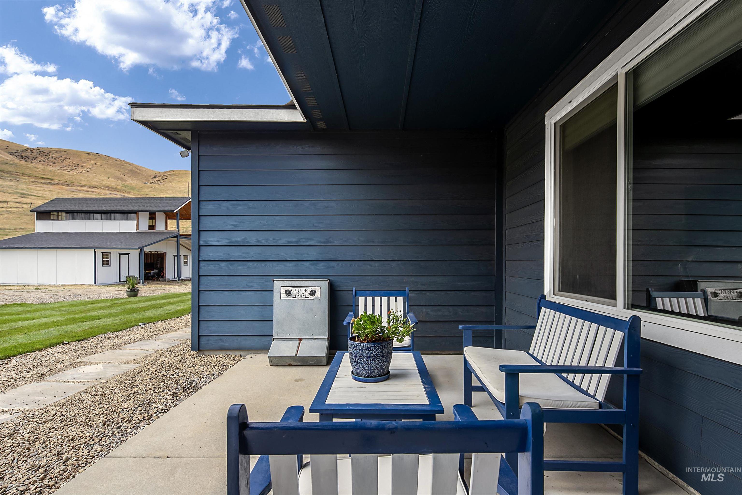 34 Deirdre Dr, Horseshoe Bend, Idaho 83629, 4 Bedrooms, 2.5 Bathrooms, Residential For Sale, Price $1,049,000,MLS 98992032