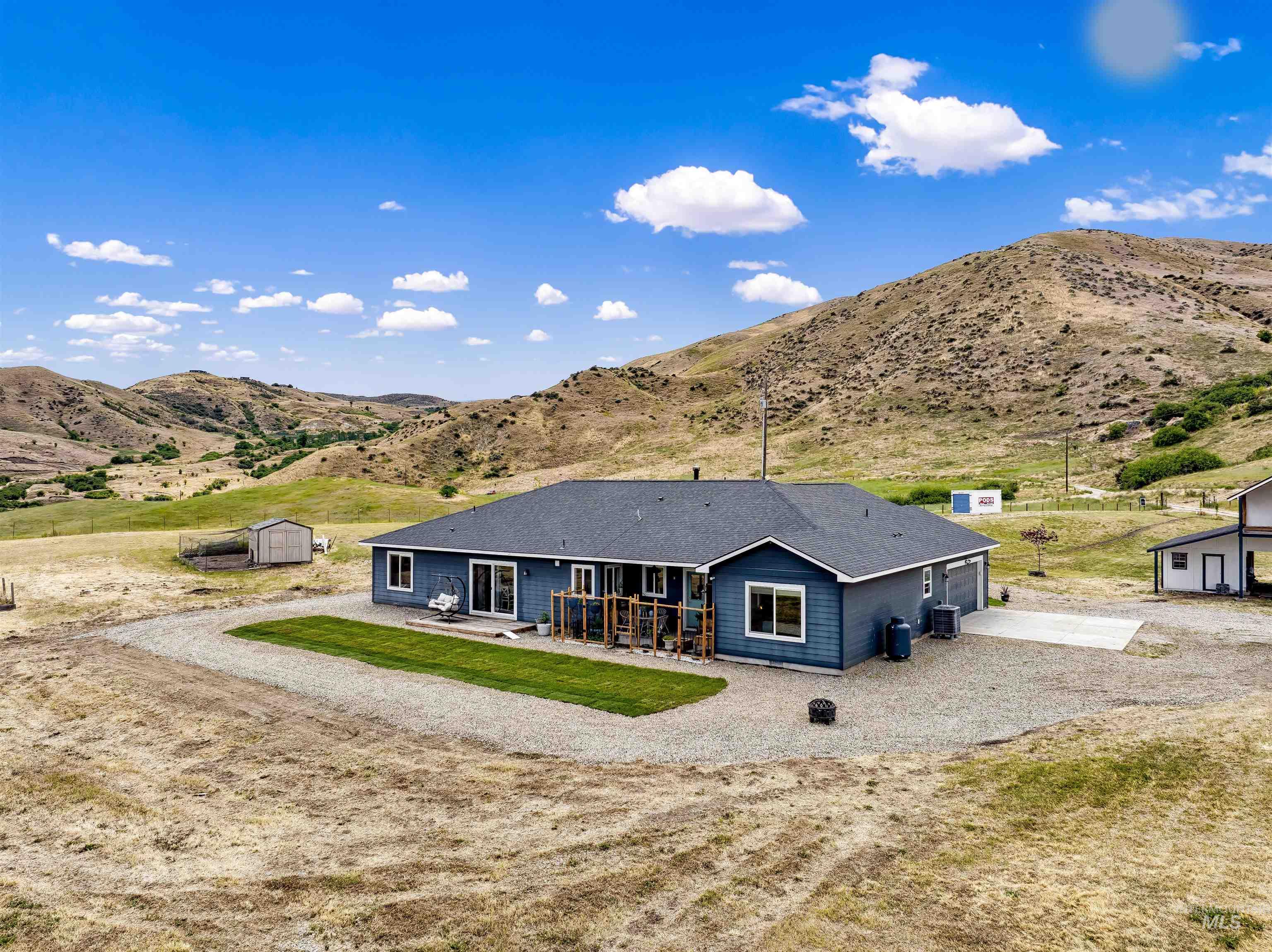 34 Deirdre Dr, Horseshoe Bend, Idaho 83629, 4 Bedrooms, 2.5 Bathrooms, Residential For Sale, Price $1,049,000,MLS 98992032