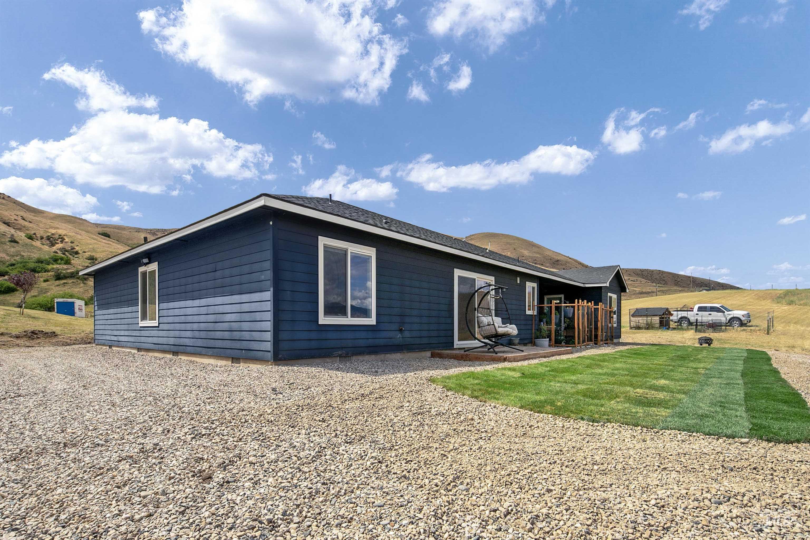 34 Deirdre Dr, Horseshoe Bend, Idaho 83629, 4 Bedrooms, 2.5 Bathrooms, Residential For Sale, Price $1,049,000,MLS 98992032