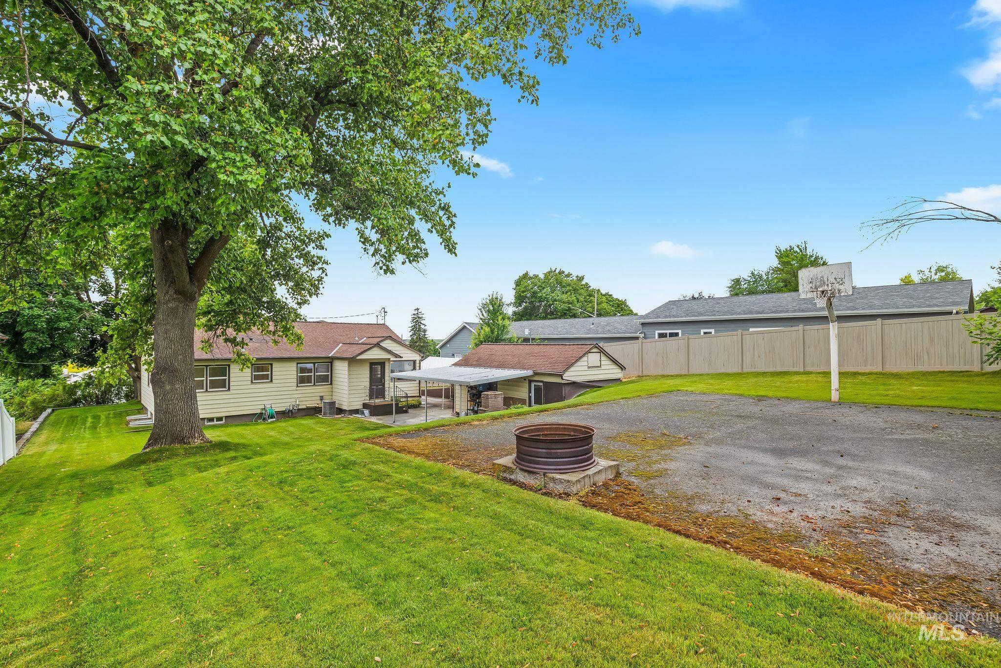 132 W Ash Street, Genesee, Idaho 83832, 4 Bedrooms, 2 Bathrooms, Residential For Sale, Price $458,900,MLS 98992034