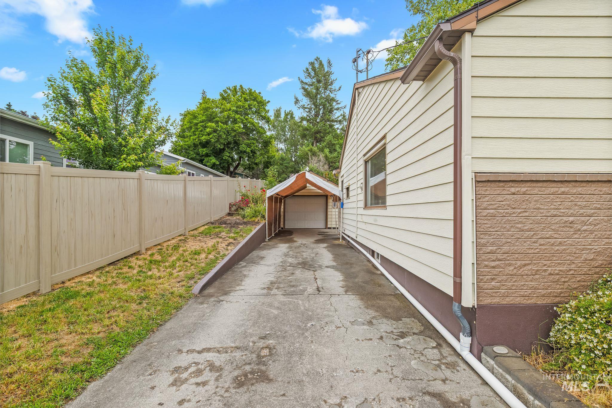 132 W Ash Street, Genesee, Idaho 83832, 4 Bedrooms, 2 Bathrooms, Residential For Sale, Price $458,900,MLS 98992034