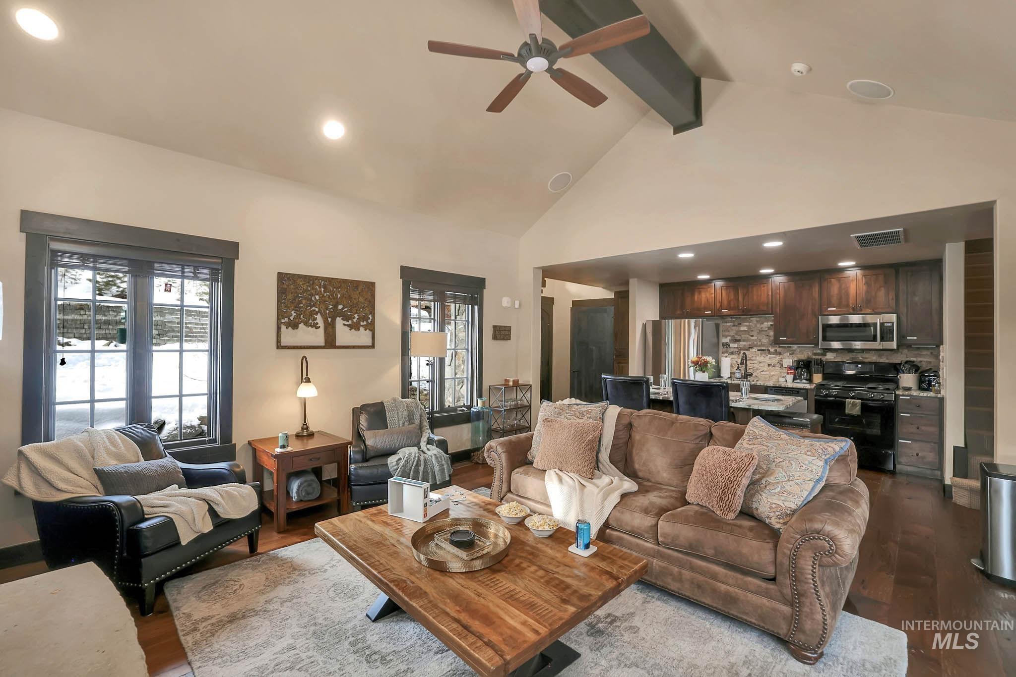 117 Golden Bar Court, Donnelly, Idaho 83615, 2 Bedrooms, 2.5 Bathrooms, Residential For Sale, Price $1,250,000,MLS 98992035