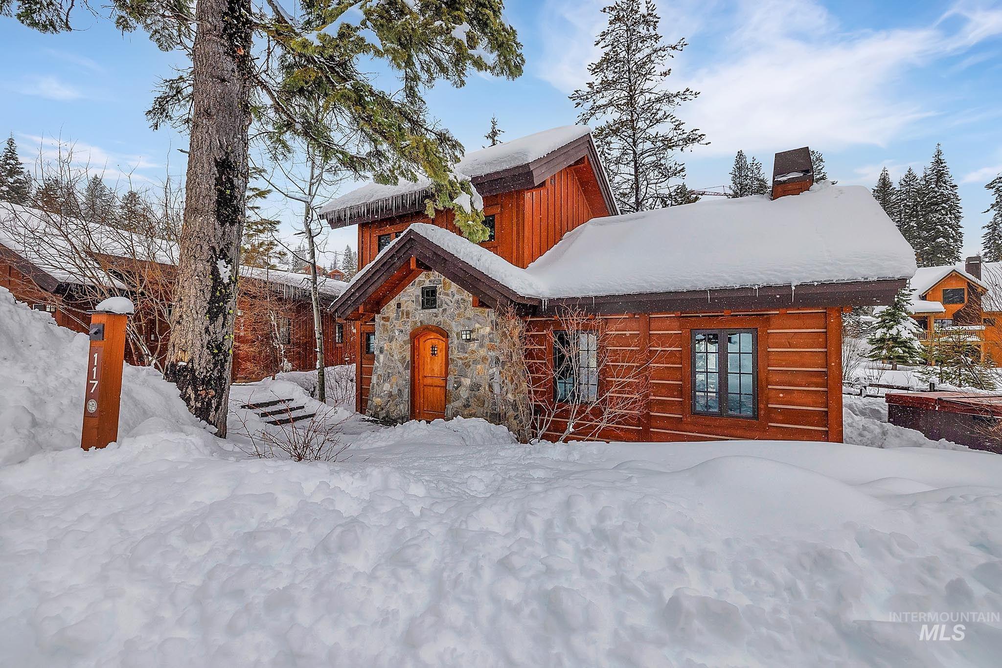 117 Golden Bar Court, Donnelly, Idaho 83615, 2 Bedrooms, 2.5 Bathrooms, Residential For Sale, Price $1,250,000,MLS 98992035