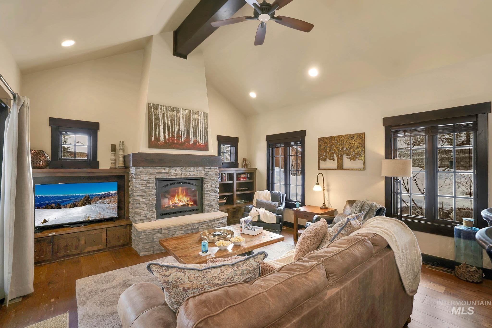 117 Golden Bar Court, Donnelly, Idaho 83615, 2 Bedrooms, 2.5 Bathrooms, Residential For Sale, Price $1,250,000,MLS 98992035