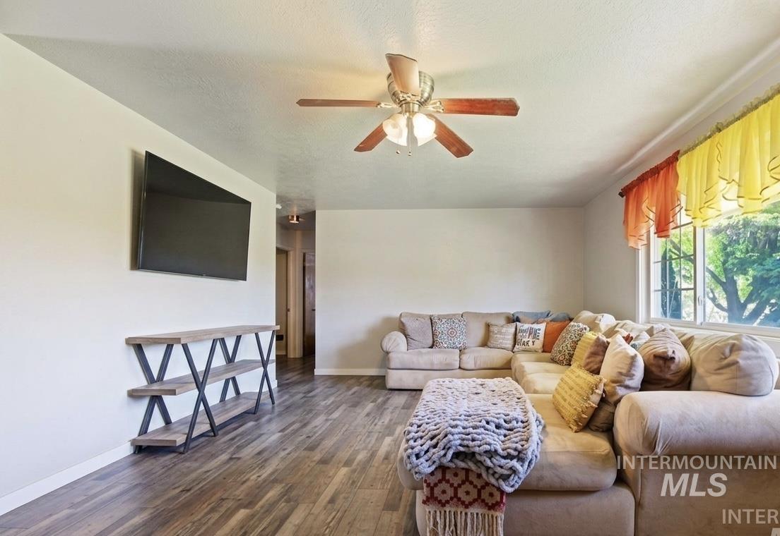 2108 6th Ave S, Payette, Idaho 83661, 3 Bedrooms, 2 Bathrooms, Residential For Sale, Price $359,000,MLS 98992044