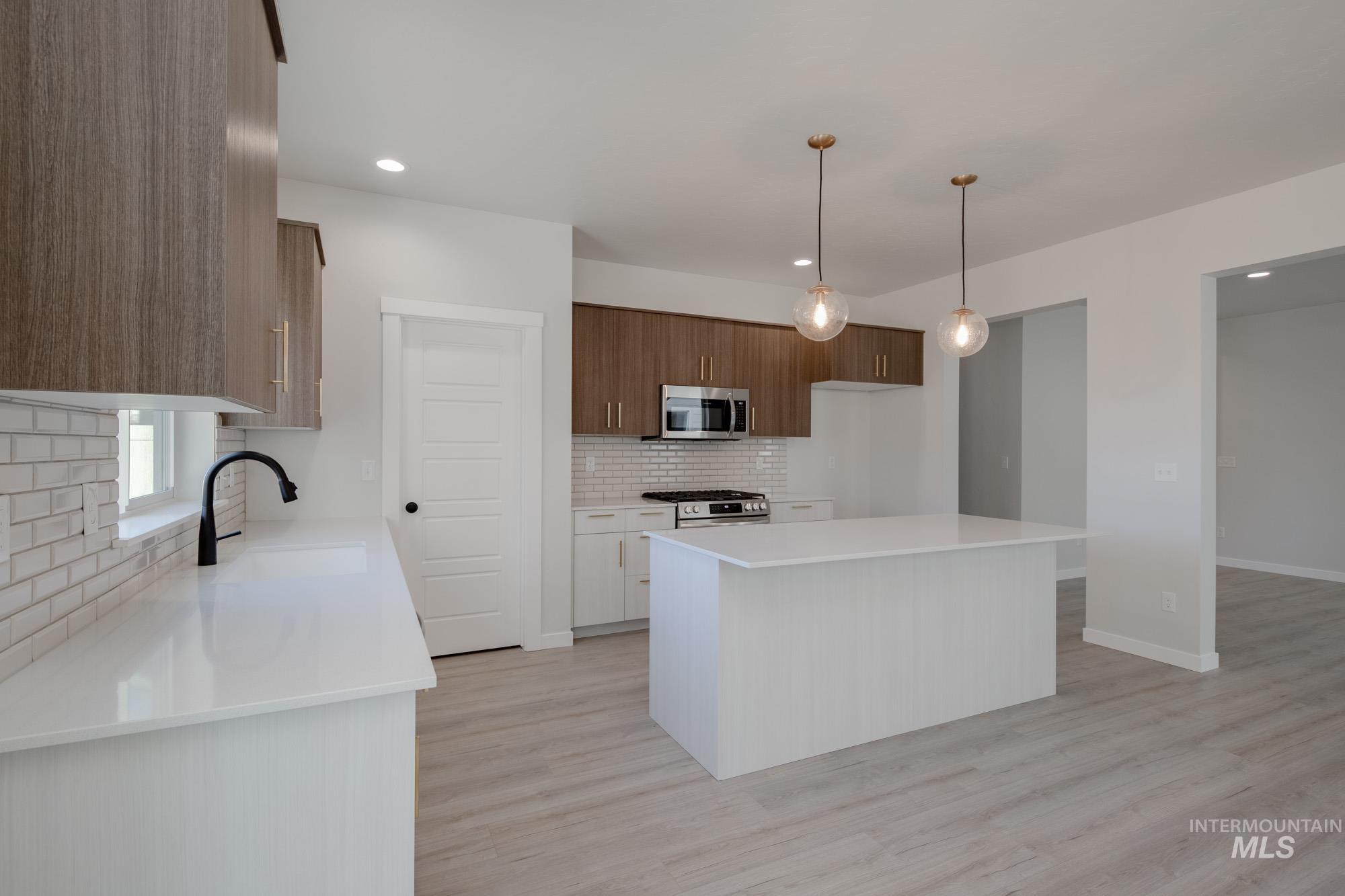 7420 W Trumbull Ct, Eagle, Idaho 83616, 3 Bedrooms, 2.5 Bathrooms, Residential For Sale, Price $540,990, 98992047