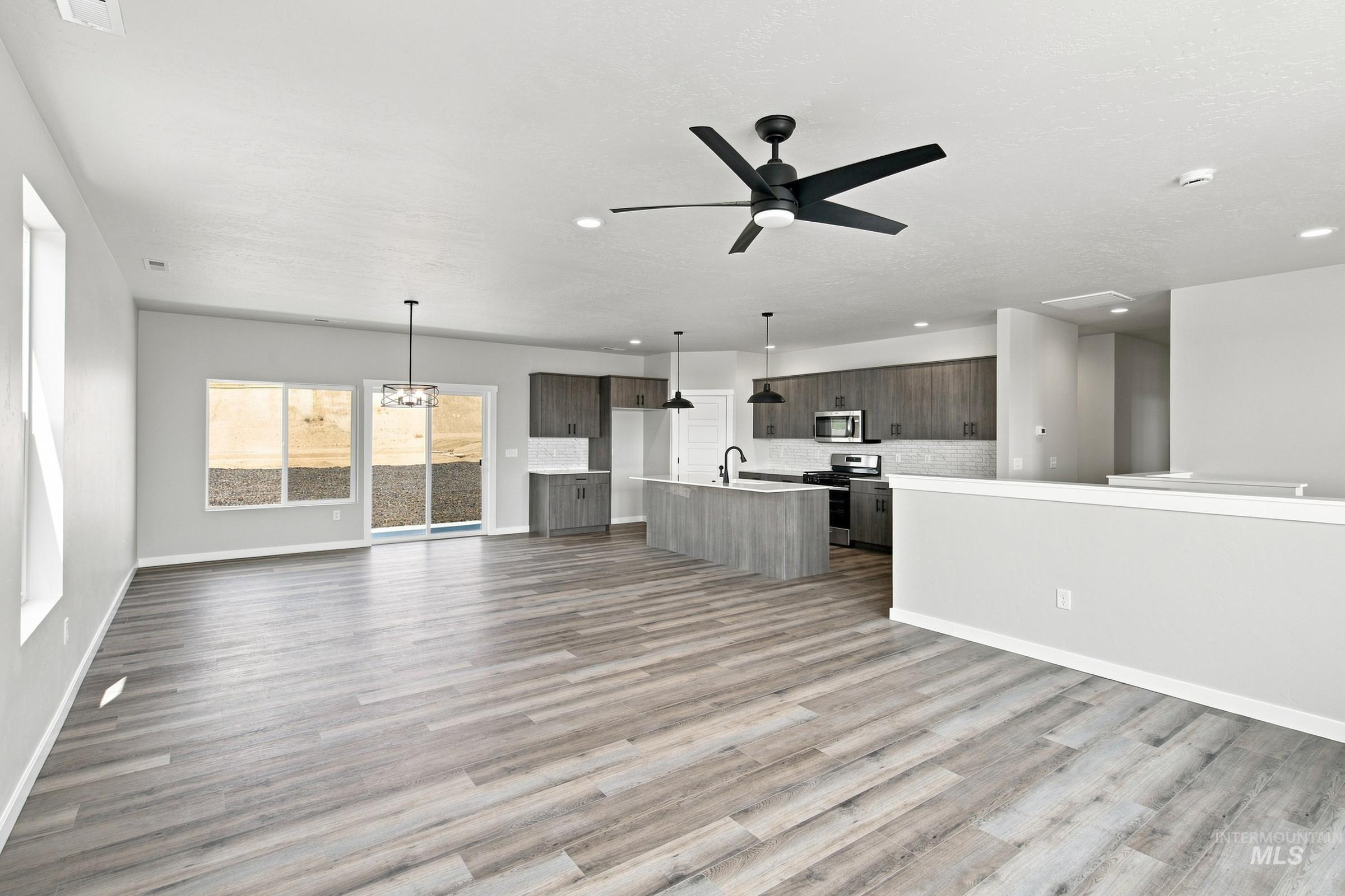 11678 W Snow Flower Dr, Star, Idaho 83669, 4 Bedrooms, 2 Bathrooms, Residential For Sale, Price $616,990,MLS 98992049