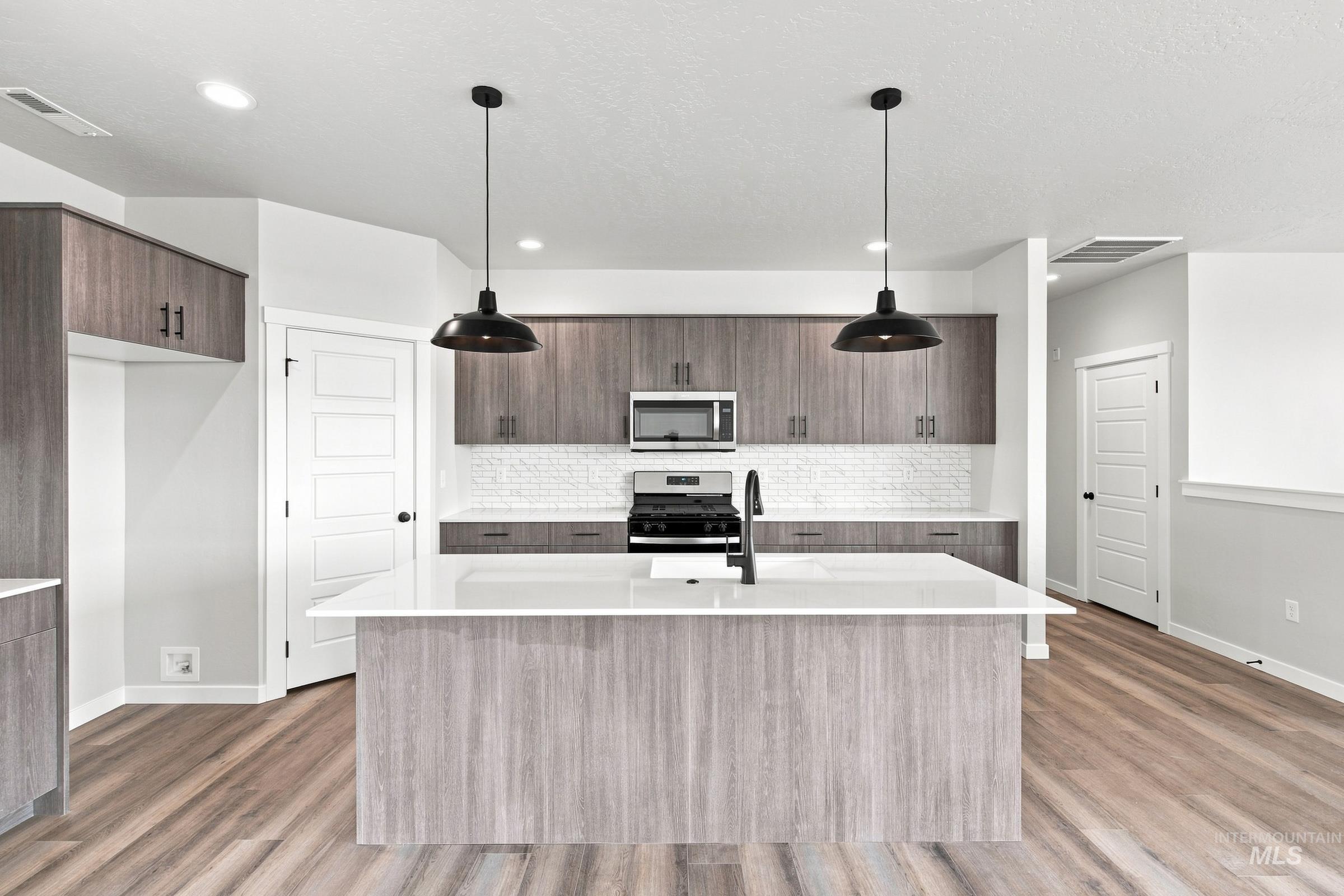 11678 W Snow Flower Dr, Star, Idaho 83669, 4 Bedrooms, 2 Bathrooms, Residential For Sale, Price $616,990,MLS 98992049