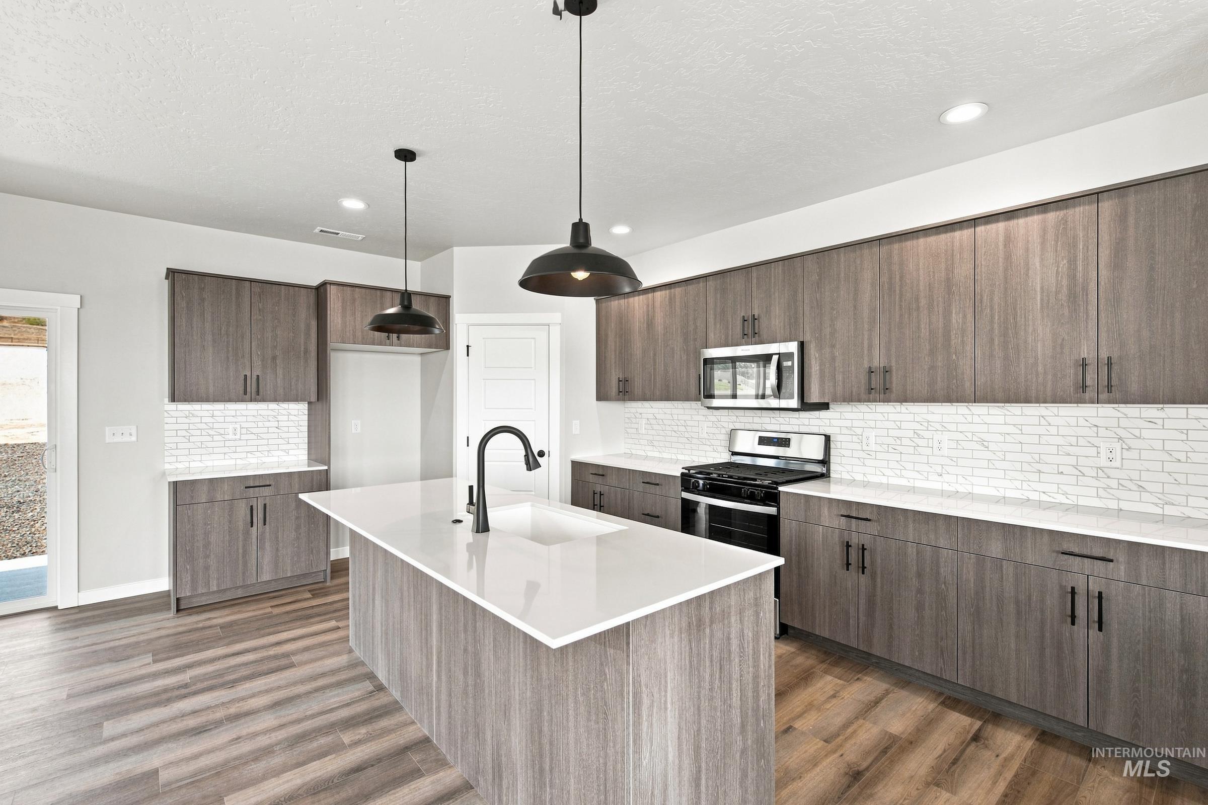 11678 W Snow Flower Dr, Star, Idaho 83669, 4 Bedrooms, 2 Bathrooms, Residential For Sale, Price $616,990,MLS 98992049