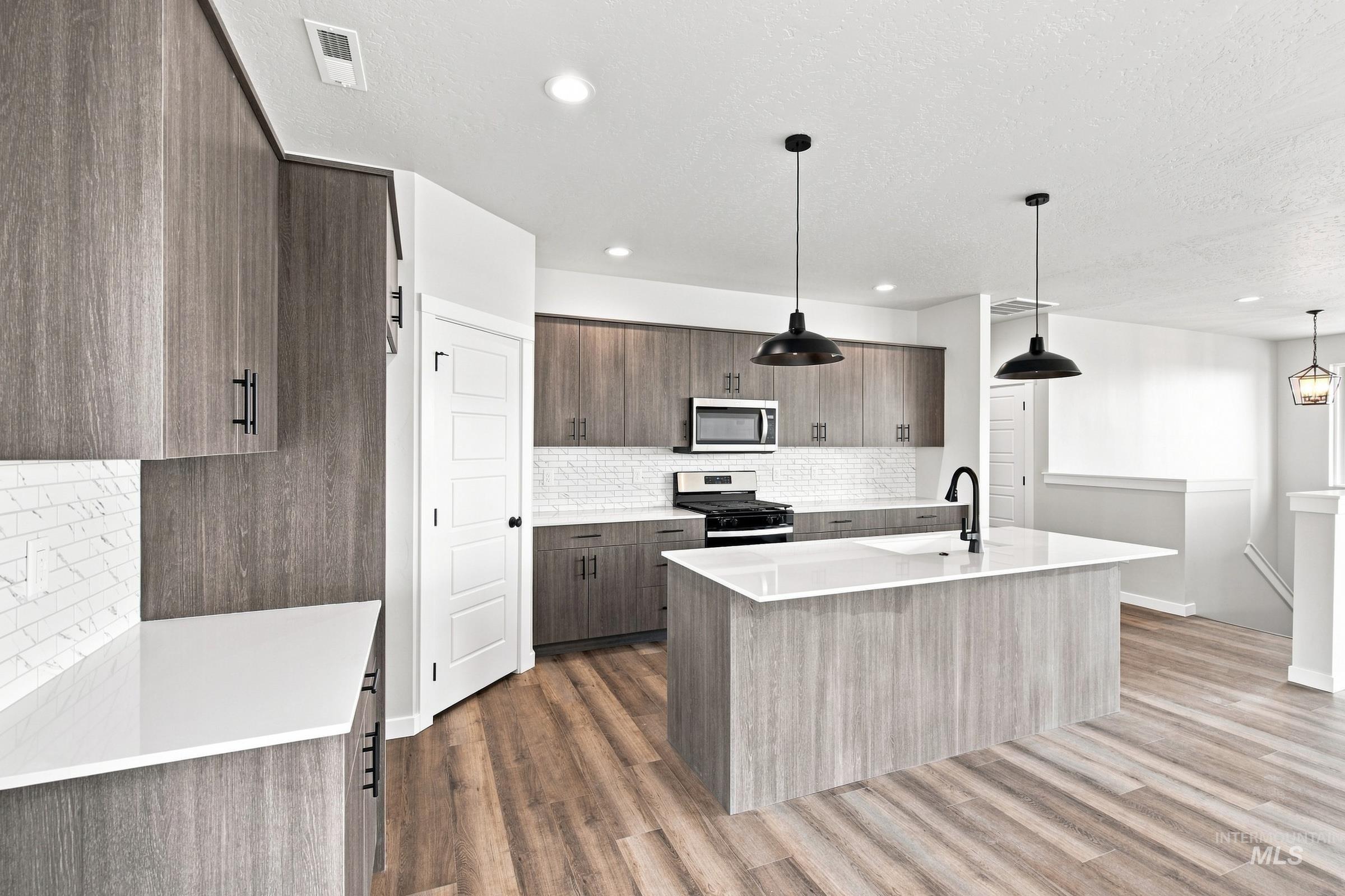 11678 W Snow Flower Dr, Star, Idaho 83669, 4 Bedrooms, 2 Bathrooms, Residential For Sale, Price $616,990,MLS 98992049