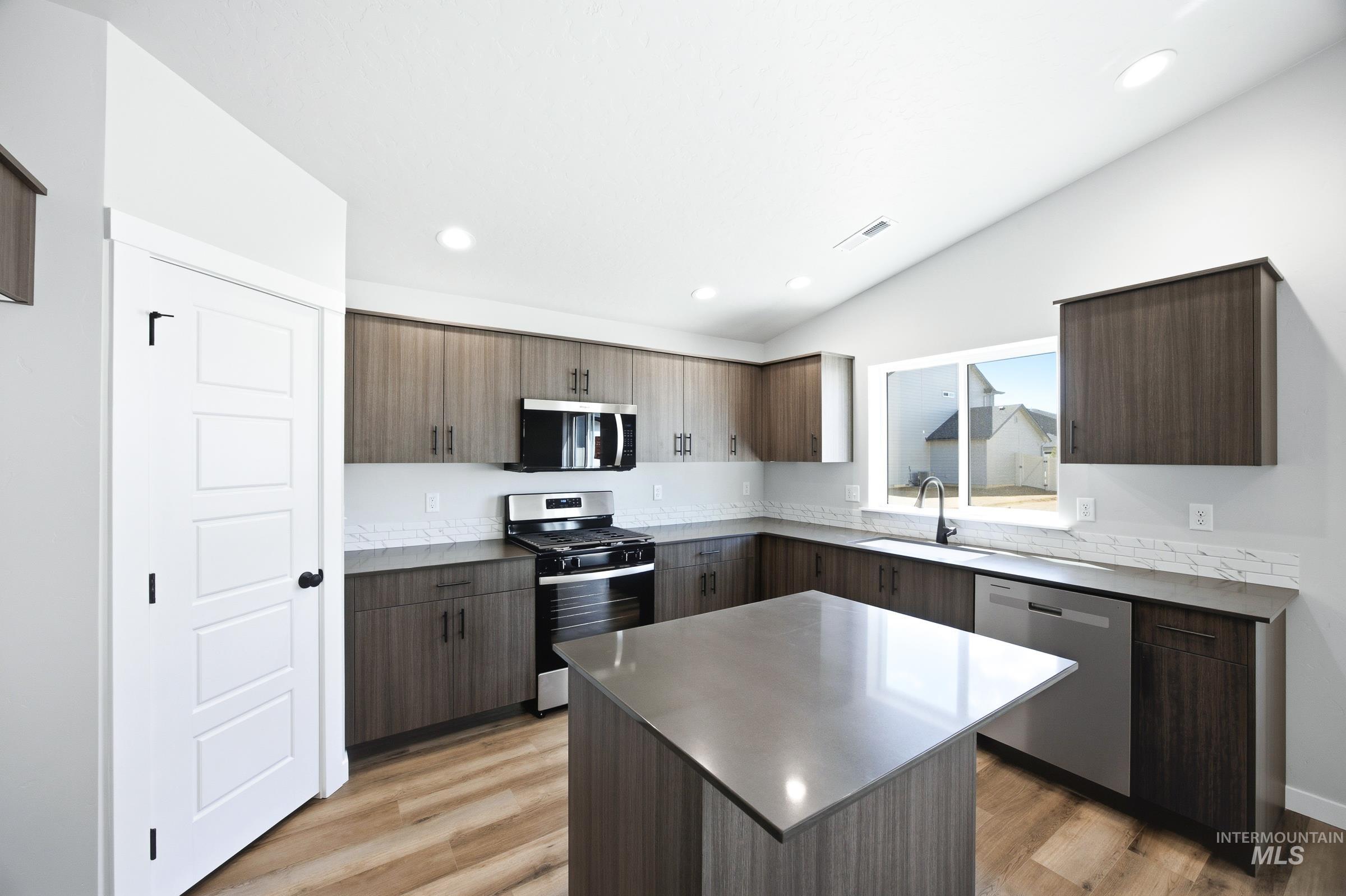 8319 E Presley Ct, Nampa, Idaho 83687, 4 Bedrooms, 2 Bathrooms, Residential For Sale, Price $469,990, 98992050