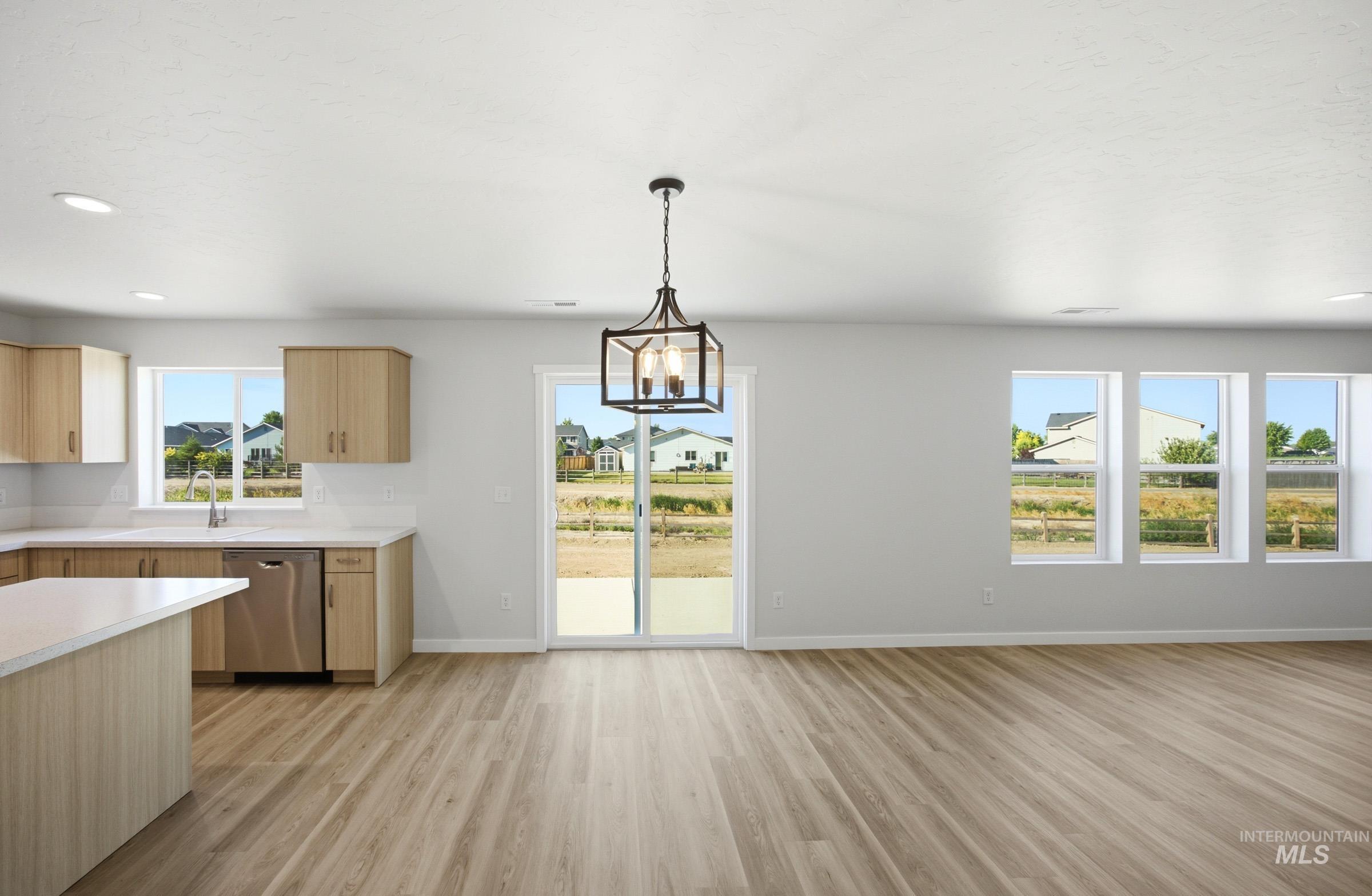 1419 Sunday River St, Middleton, Idaho 83644, 5 Bedrooms, 3 Bathrooms, Residential For Sale, Price $544,990,MLS 98992052