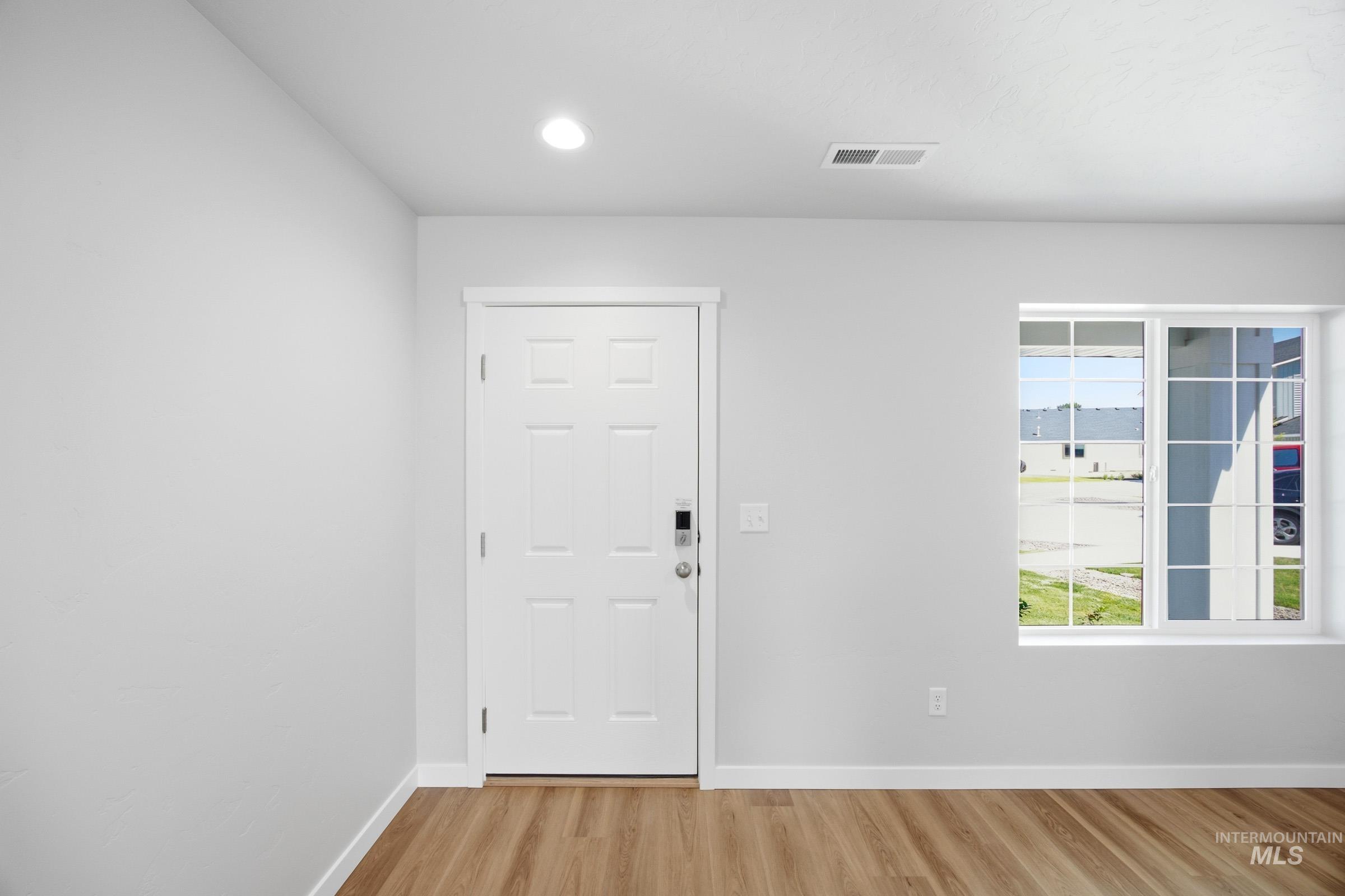1651 Woods Bog Ave, Middleton, Idaho 83644, 5 Bedrooms, 3 Bathrooms, Residential For Sale, Price $539,990,MLS 98992053