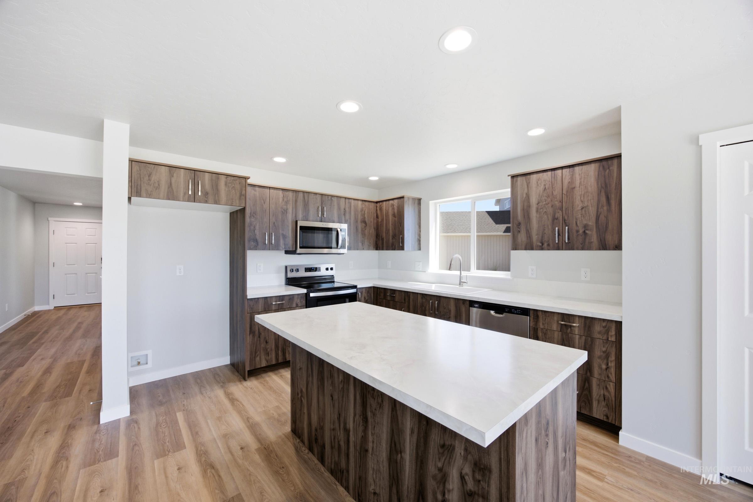 1651 Woods Bog Ave, Middleton, Idaho 83644, 5 Bedrooms, 3 Bathrooms, Residential For Sale, Price $539,990,MLS 98992053