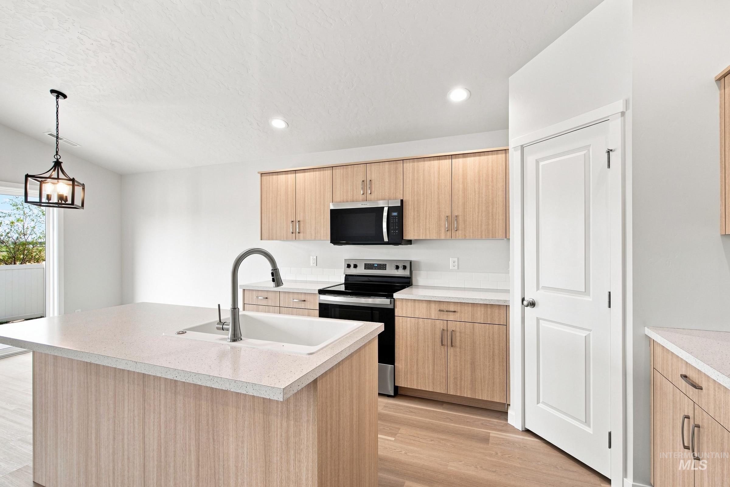4214 Austin St, Caldwell, Idaho 83605, 3 Bedrooms, 2 Bathrooms, Residential For Sale, Price $417,990,MLS 98992057