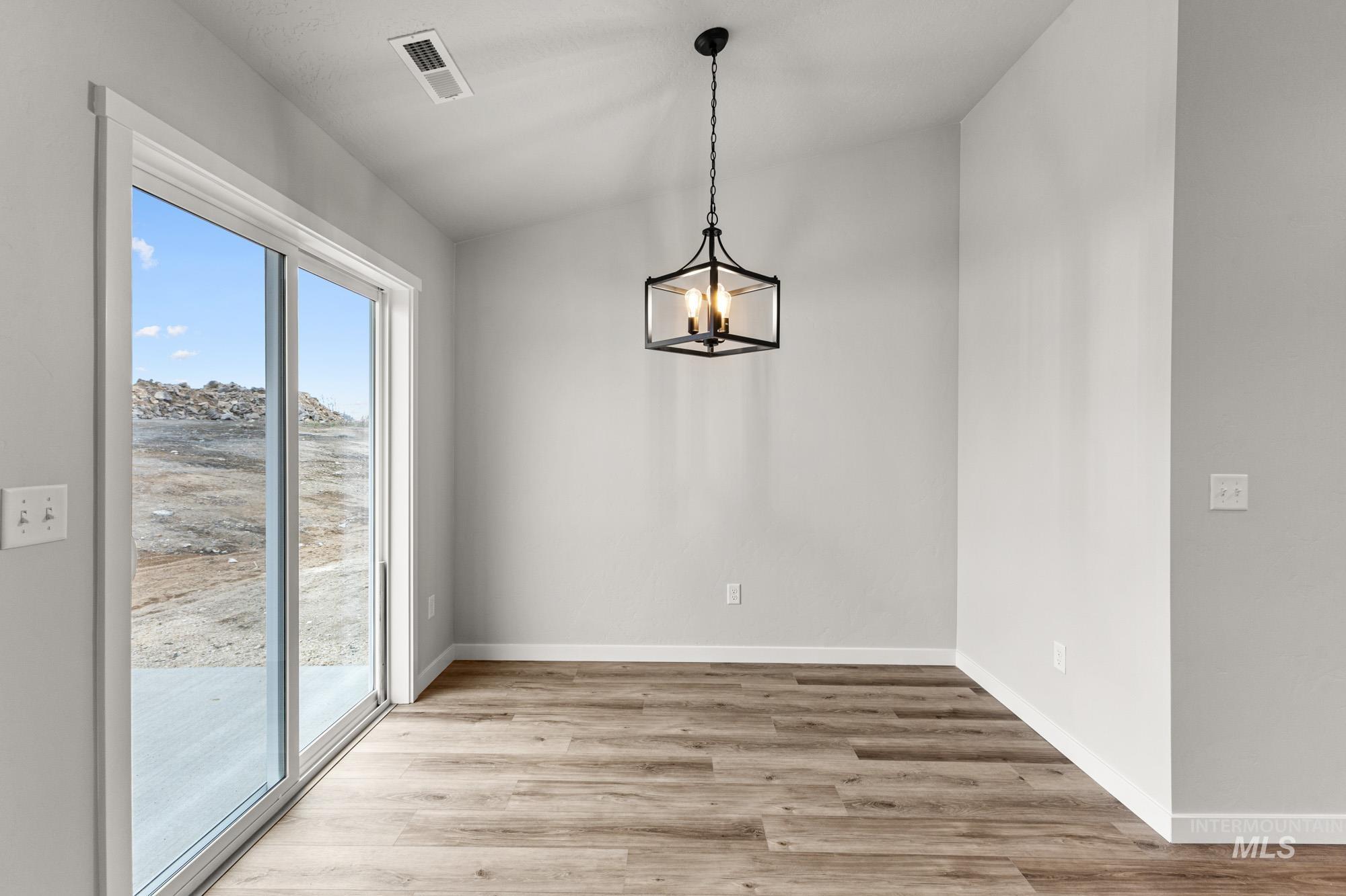 4218 Austin St, Caldwell, Idaho 83605, 3 Bedrooms, 2 Bathrooms, Residential For Sale, Price $399,990,MLS 98992058