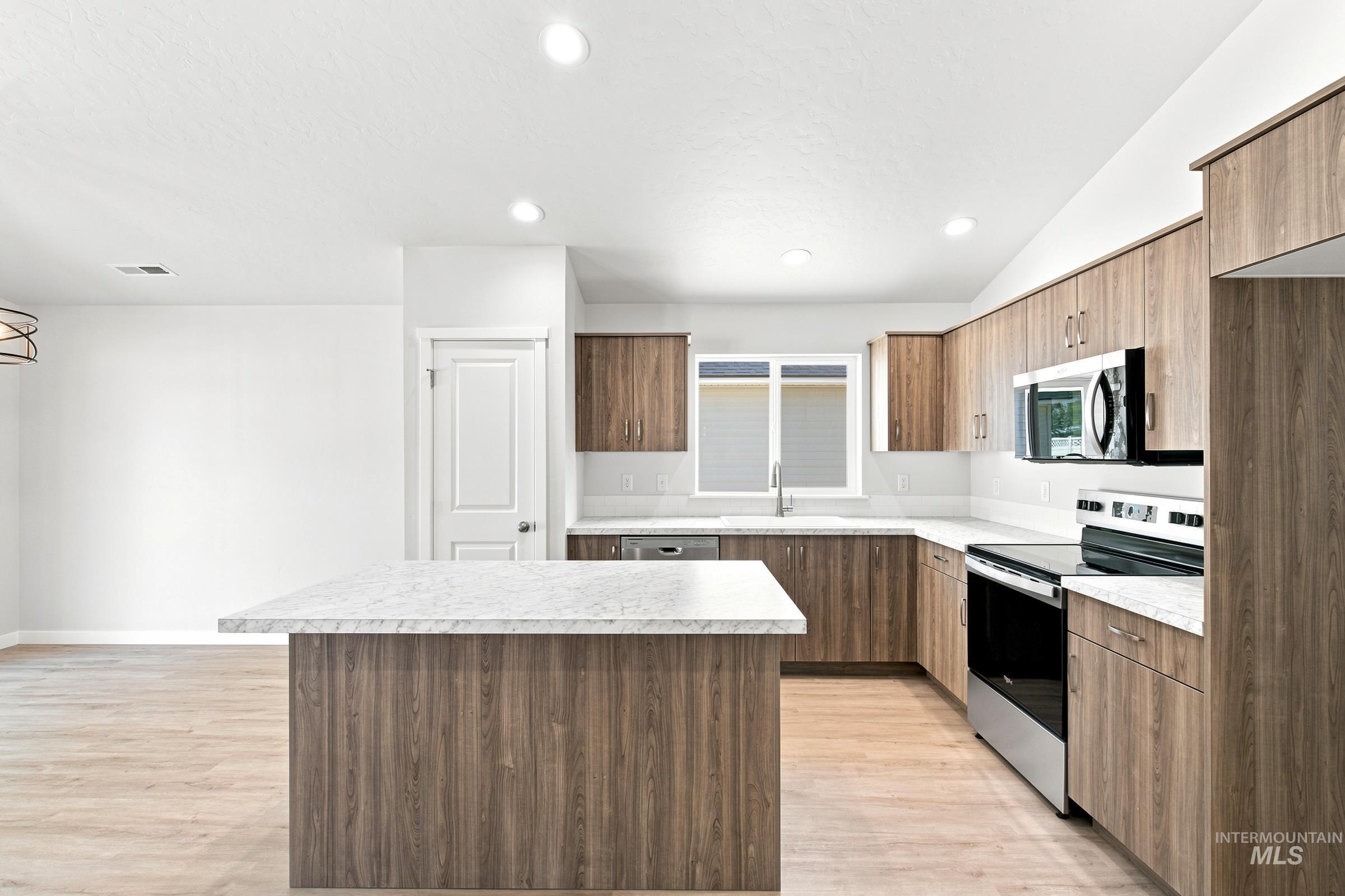 106 Golinda Ave, Caldwell, Idaho 83605, 3 Bedrooms, 2 Bathrooms, Residential For Sale, Price $417,990,MLS 98992059