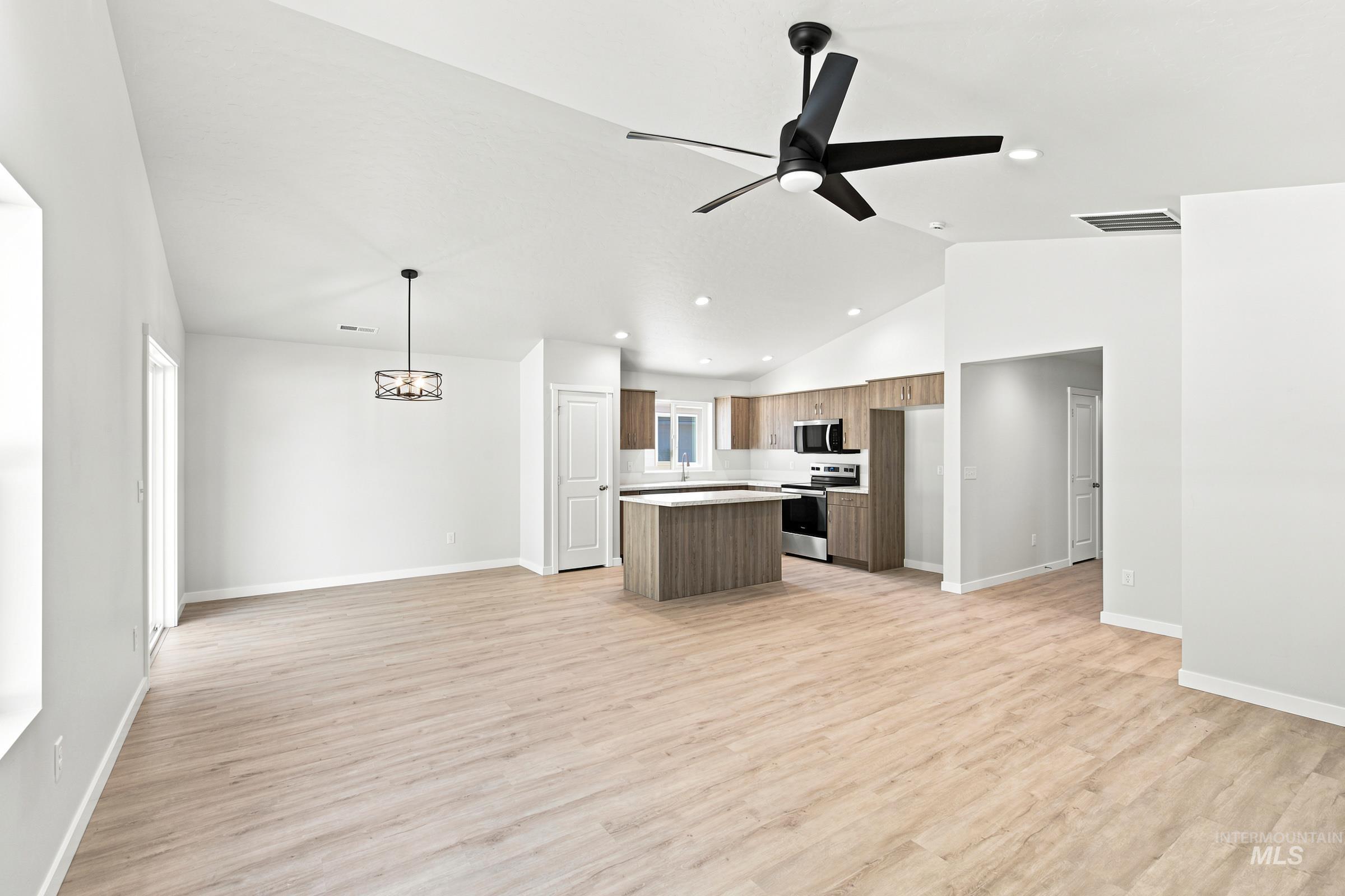 106 Golinda Ave, Caldwell, Idaho 83605, 3 Bedrooms, 2 Bathrooms, Residential For Sale, Price $417,990,MLS 98992059