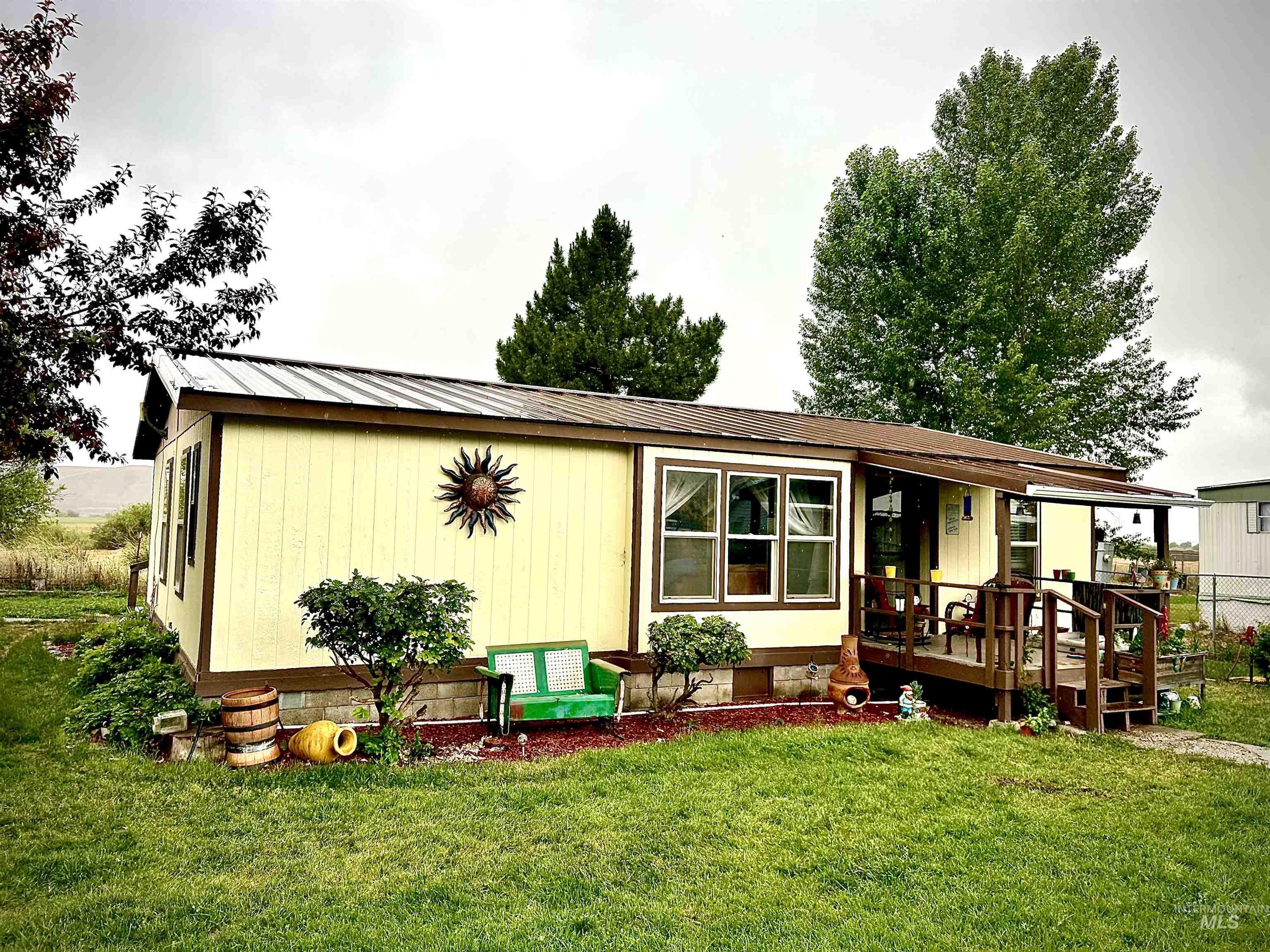1401 Young Field Ave, Jordan Valley, Oregon 97910, 3 Bedrooms, 2 Bathrooms, Residential For Sale, Price $179,900,MLS 98992064
